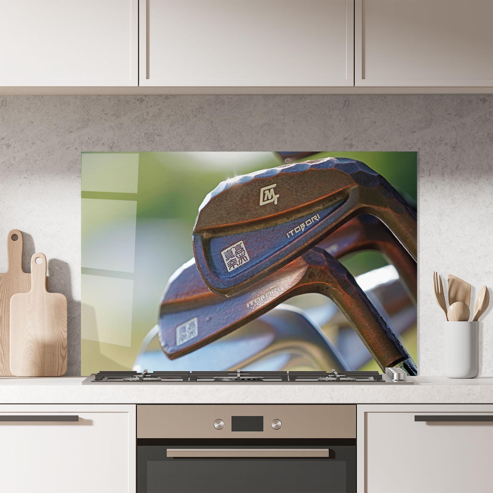 Konyhai üveg hátfal Golf Club Close Up mockup 7