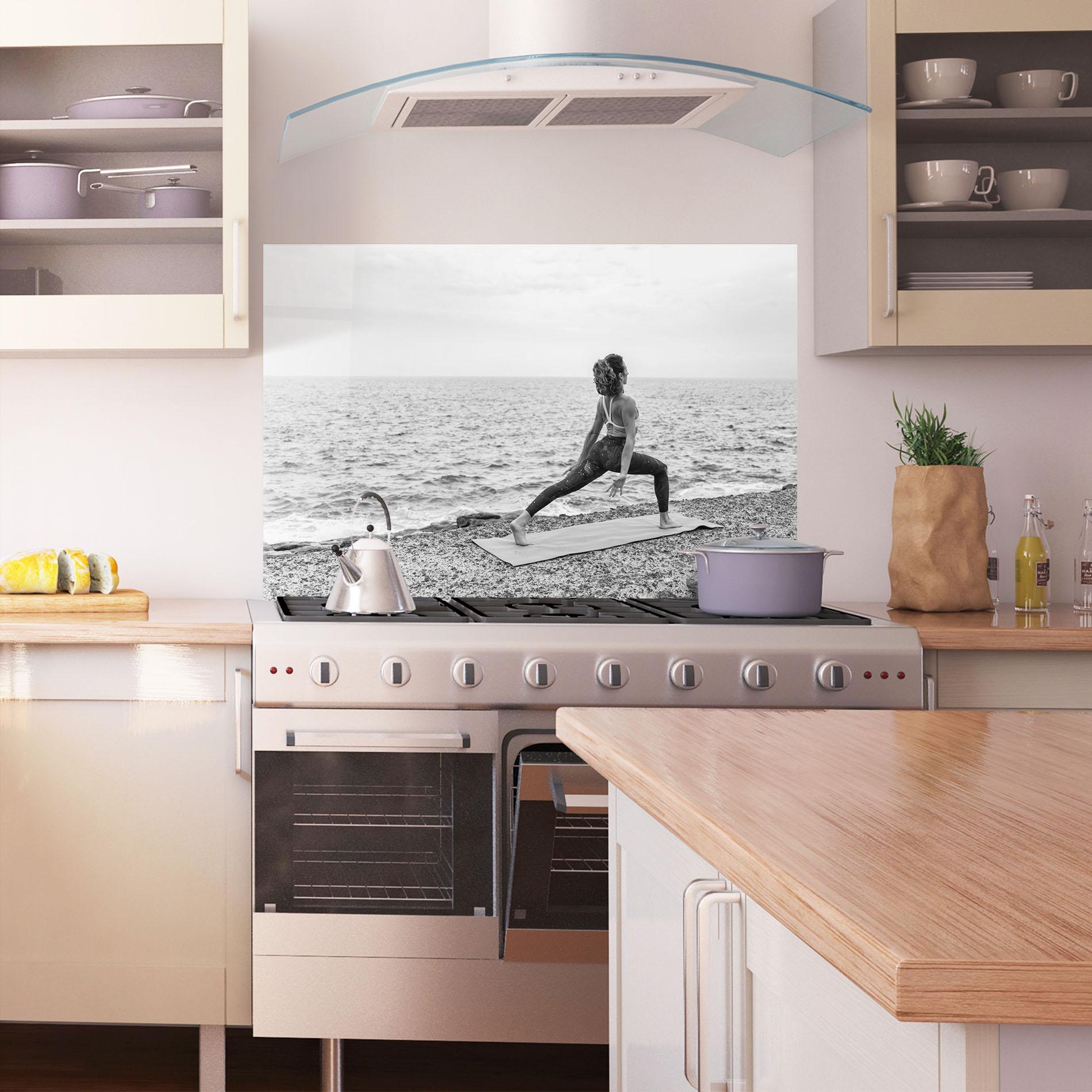 Konyhai üveg hátfal Blissful Balance mockup 1