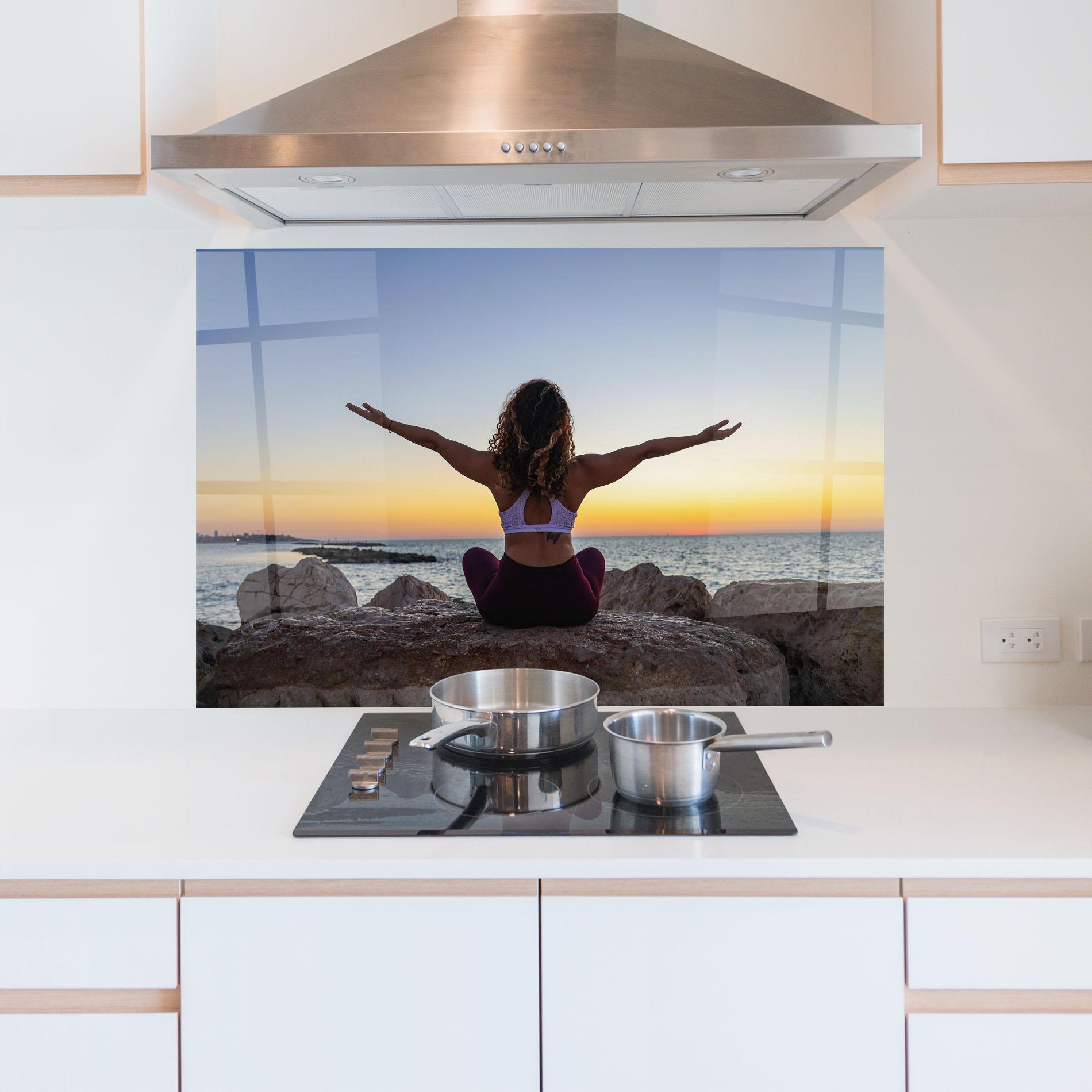 Konyhai üveg hátfal Calm Asana mockup 5