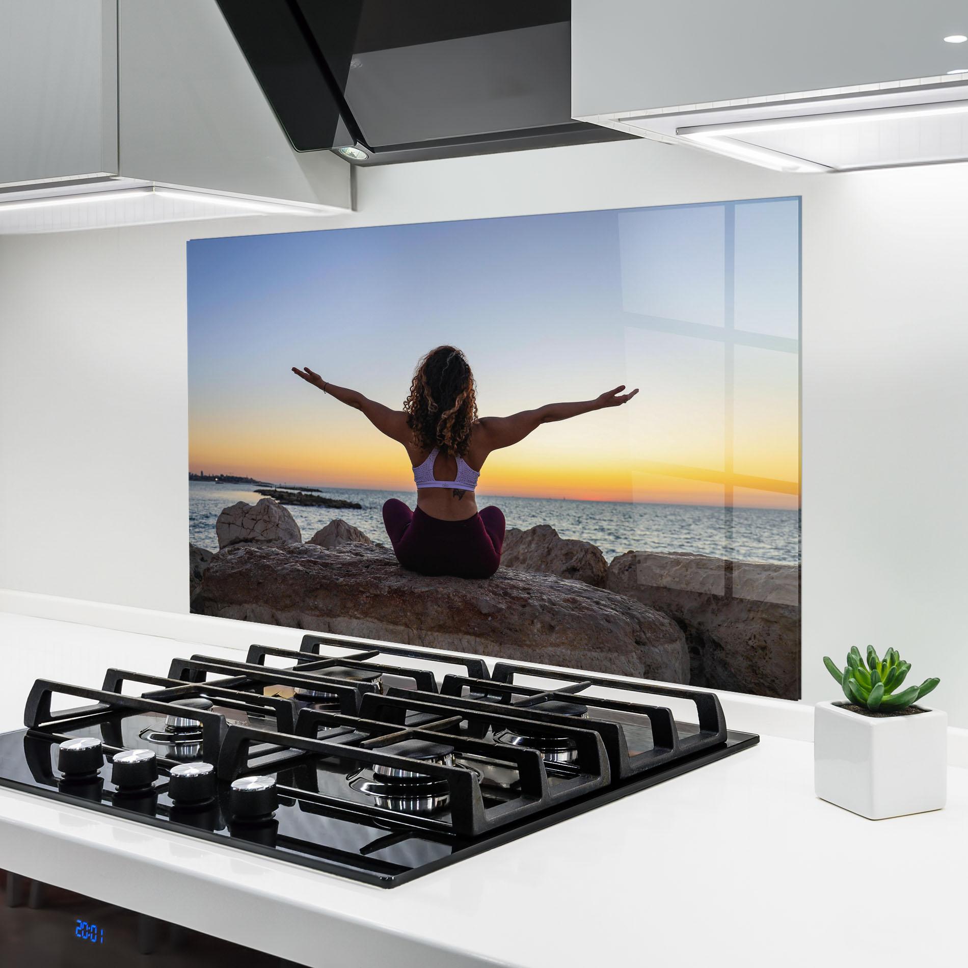 Konyhai üveg hátfal Calm Asana mockup 6