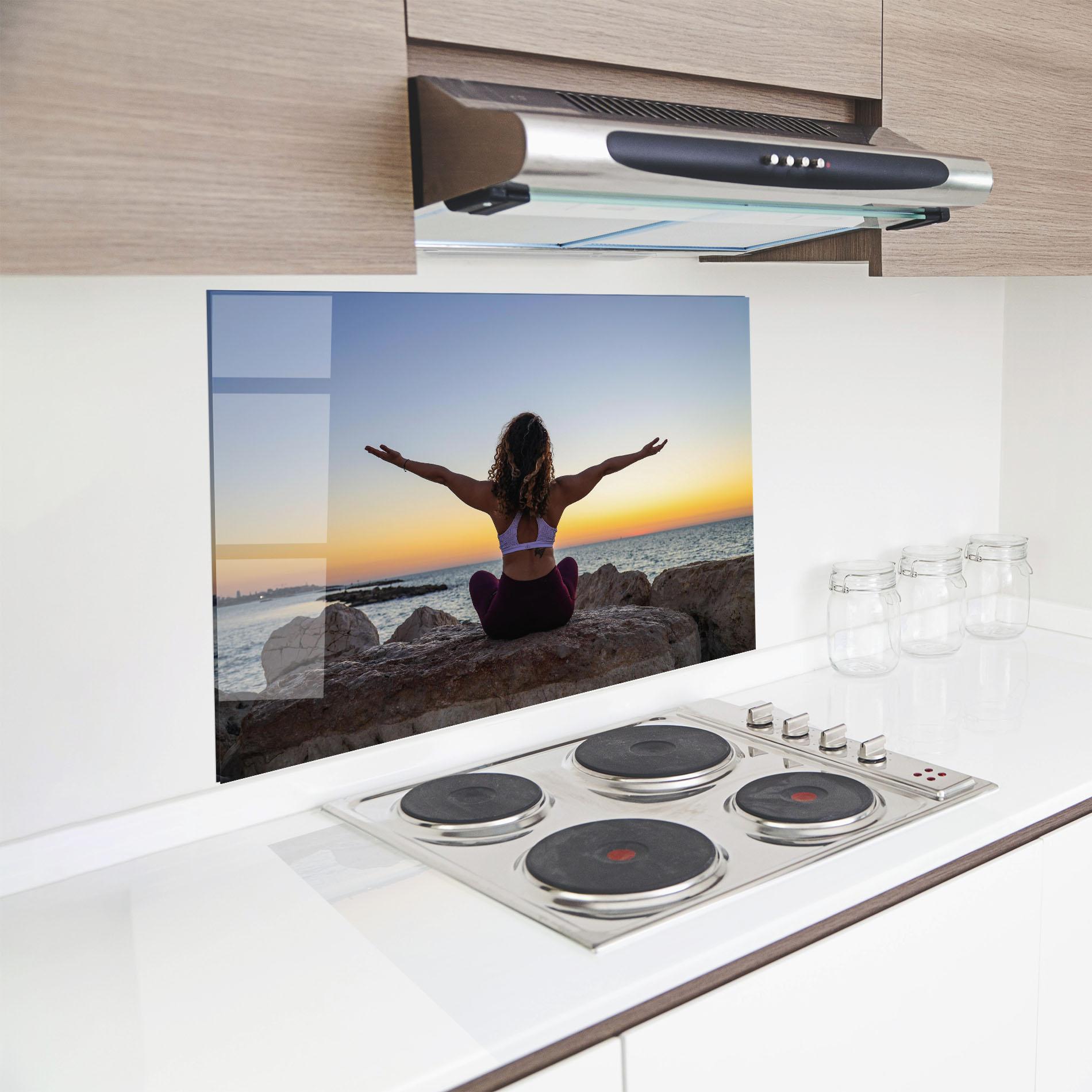 Konyhai üveg hátfal Calm Asana mockup 8