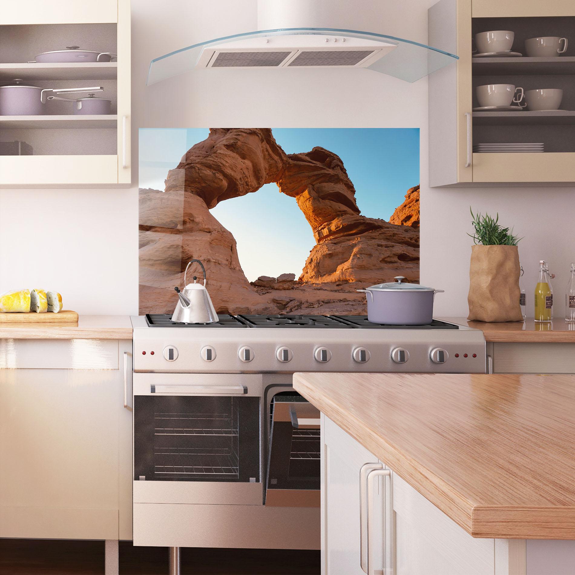 Konyhai üveg hátfal Arcade In Desert mockup 1