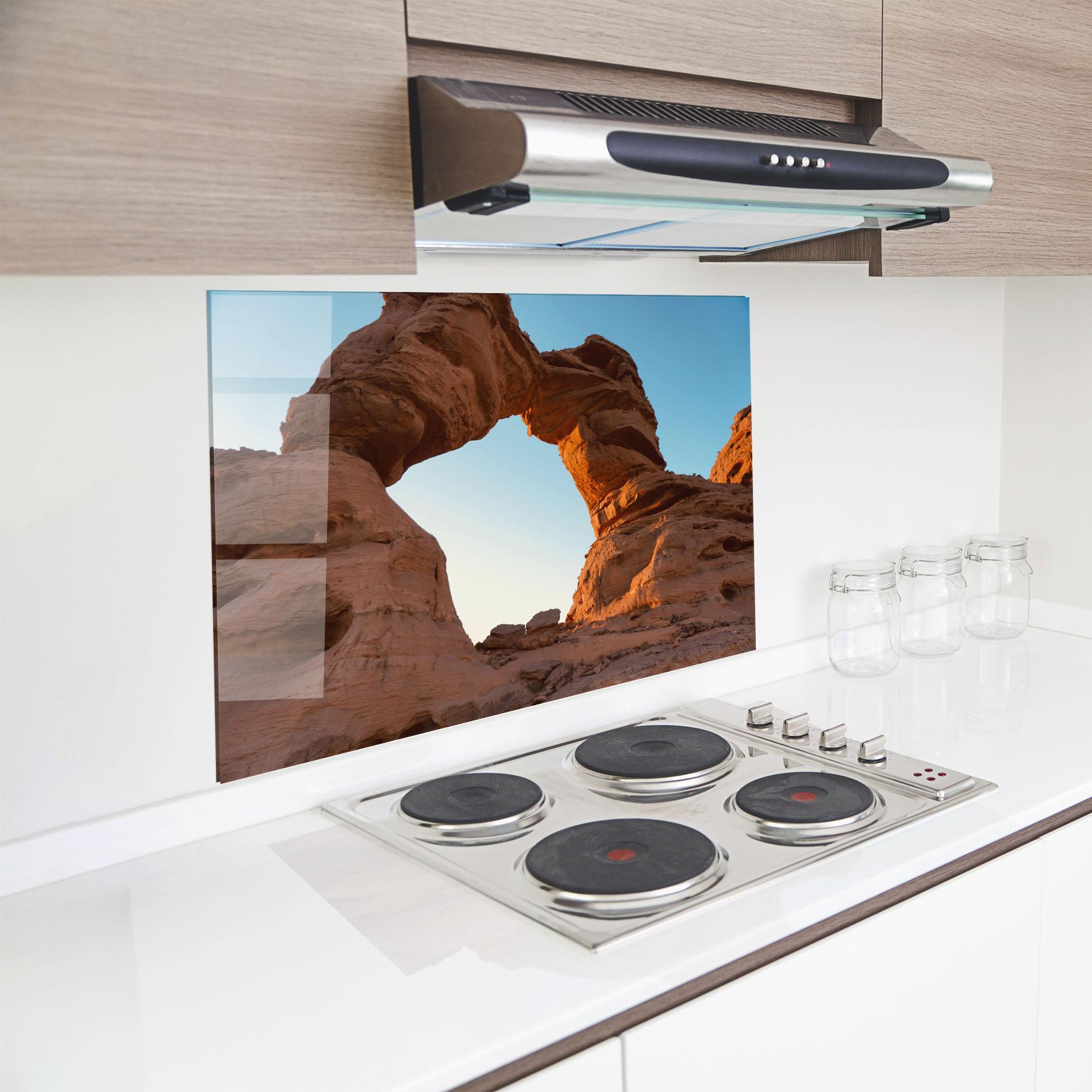 Konyhai üveg hátfal Arcade In Desert mockup 8