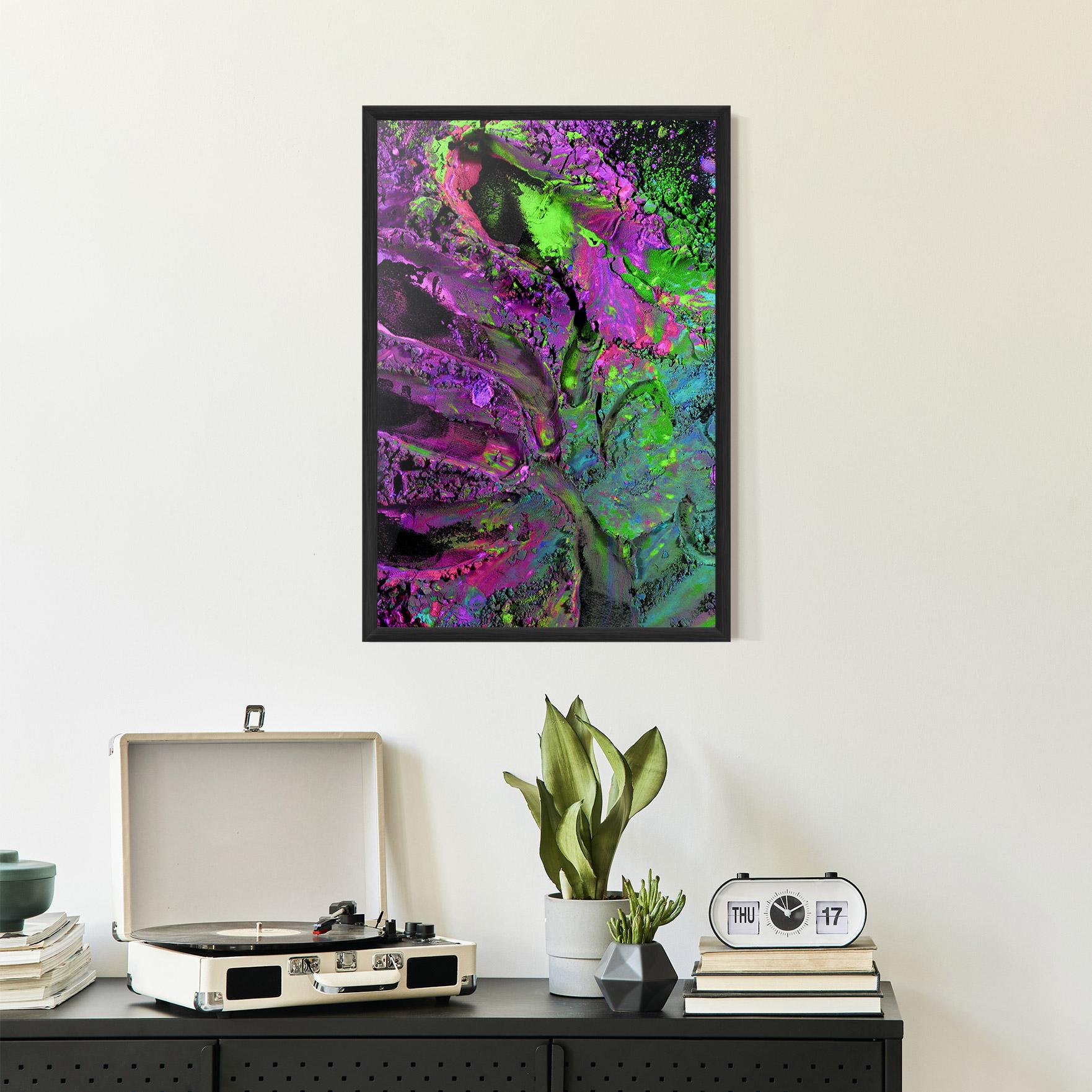 Keretezett Poszter Purple Powder mockup 2