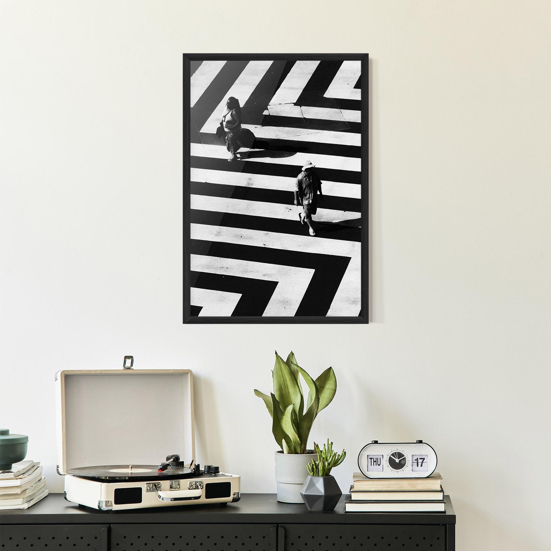 Keretezett Poszter Walking On Lines mockup 2