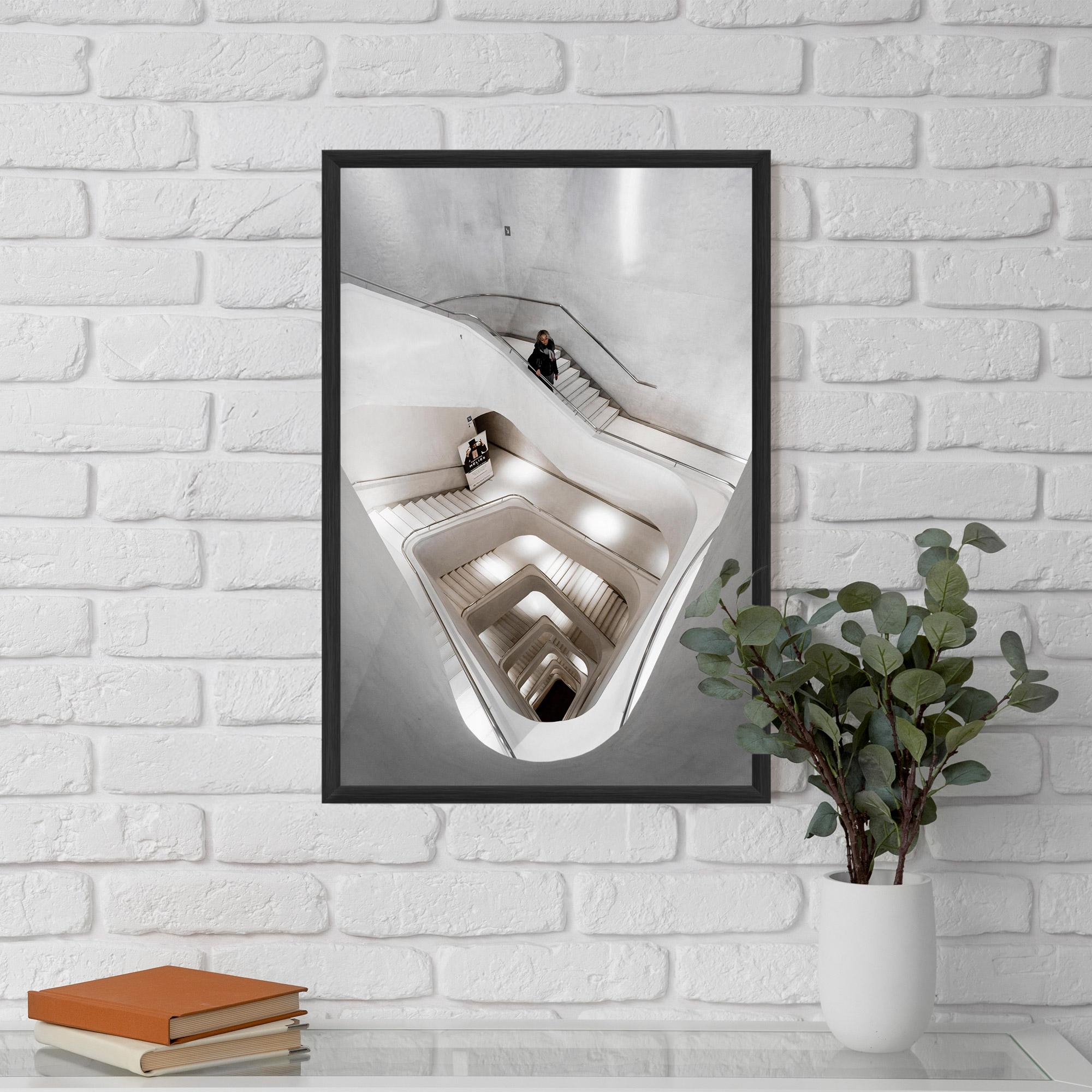 Keretezett Poszter White Stairs Spiral mockup 5