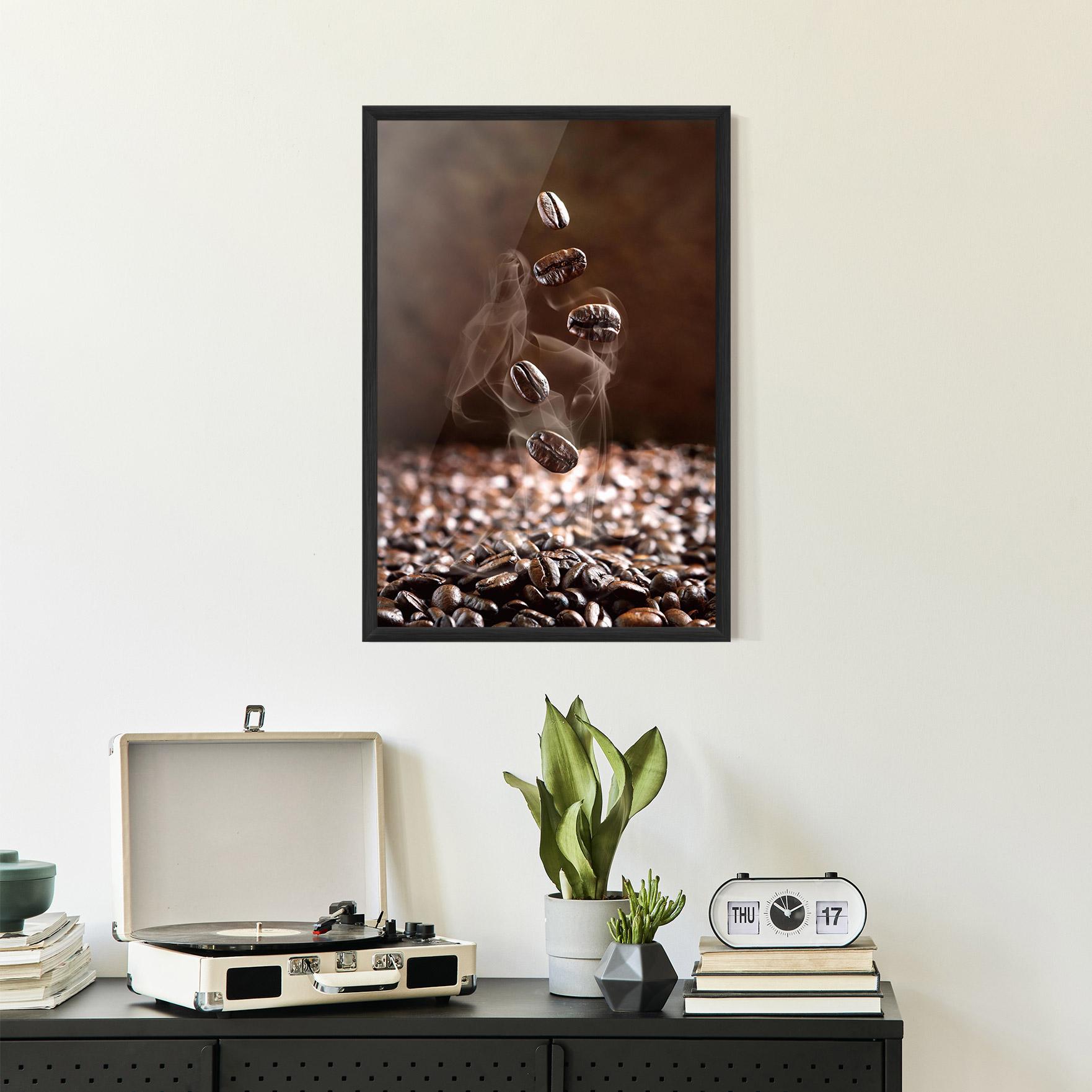 Keretezett Poszter Close Up Falling Beans mockup 2