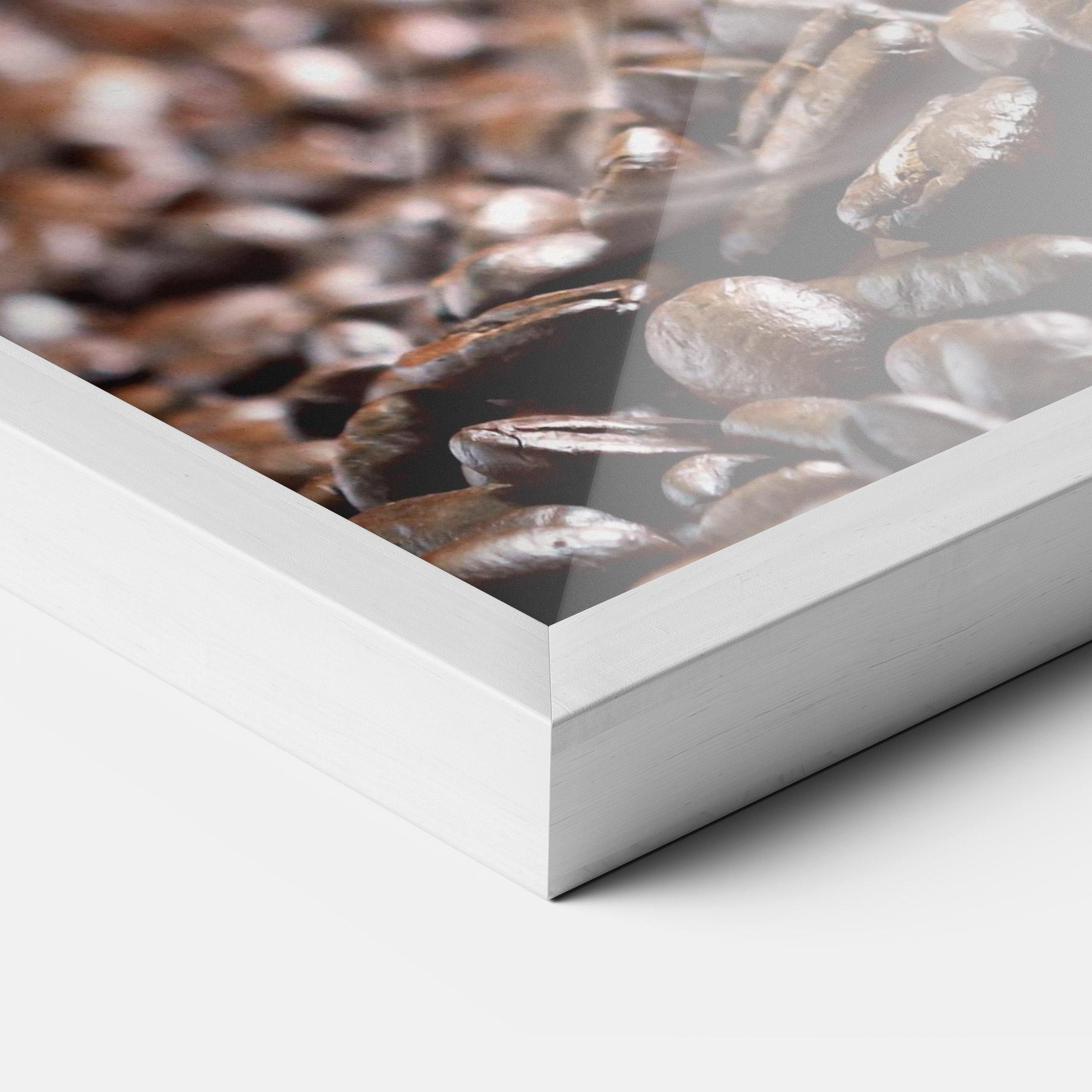 Keretezett Poszter Close Up Falling Beans mockup 3