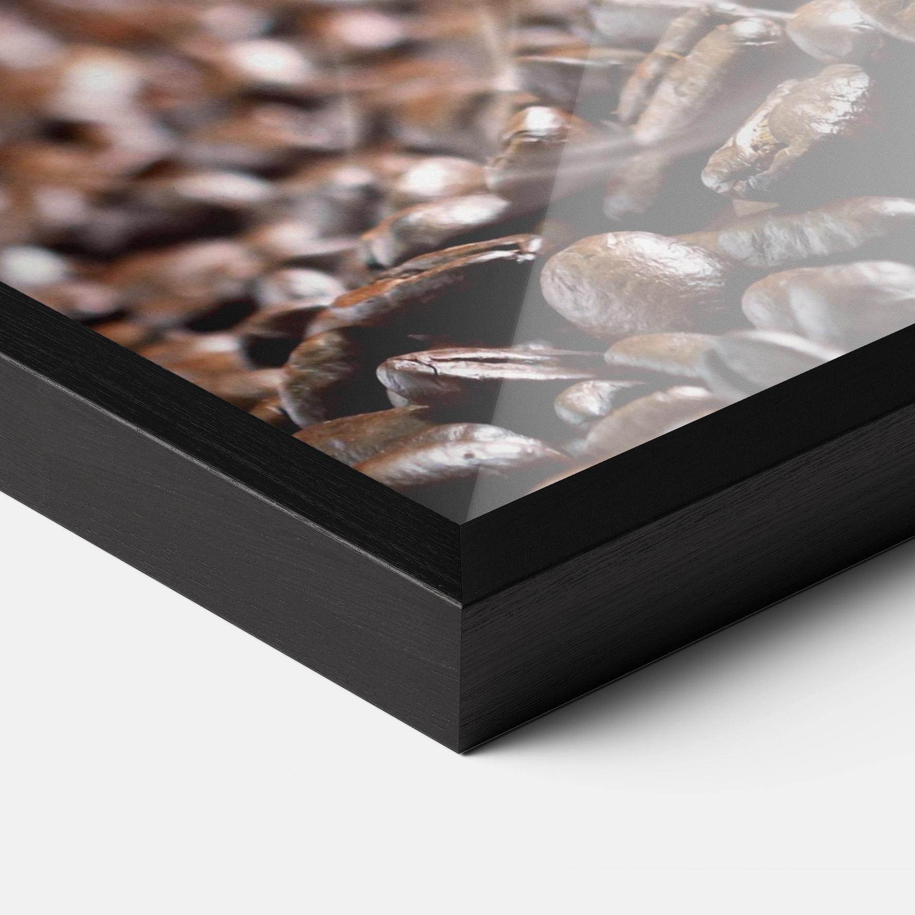 Keretezett Poszter Close Up Falling Beans mockup 3