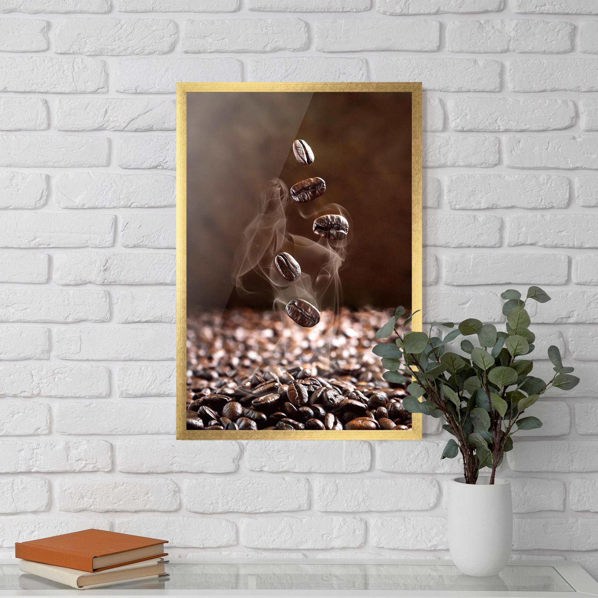 Keretezett Poszter Close Up Falling Beans mockup 5