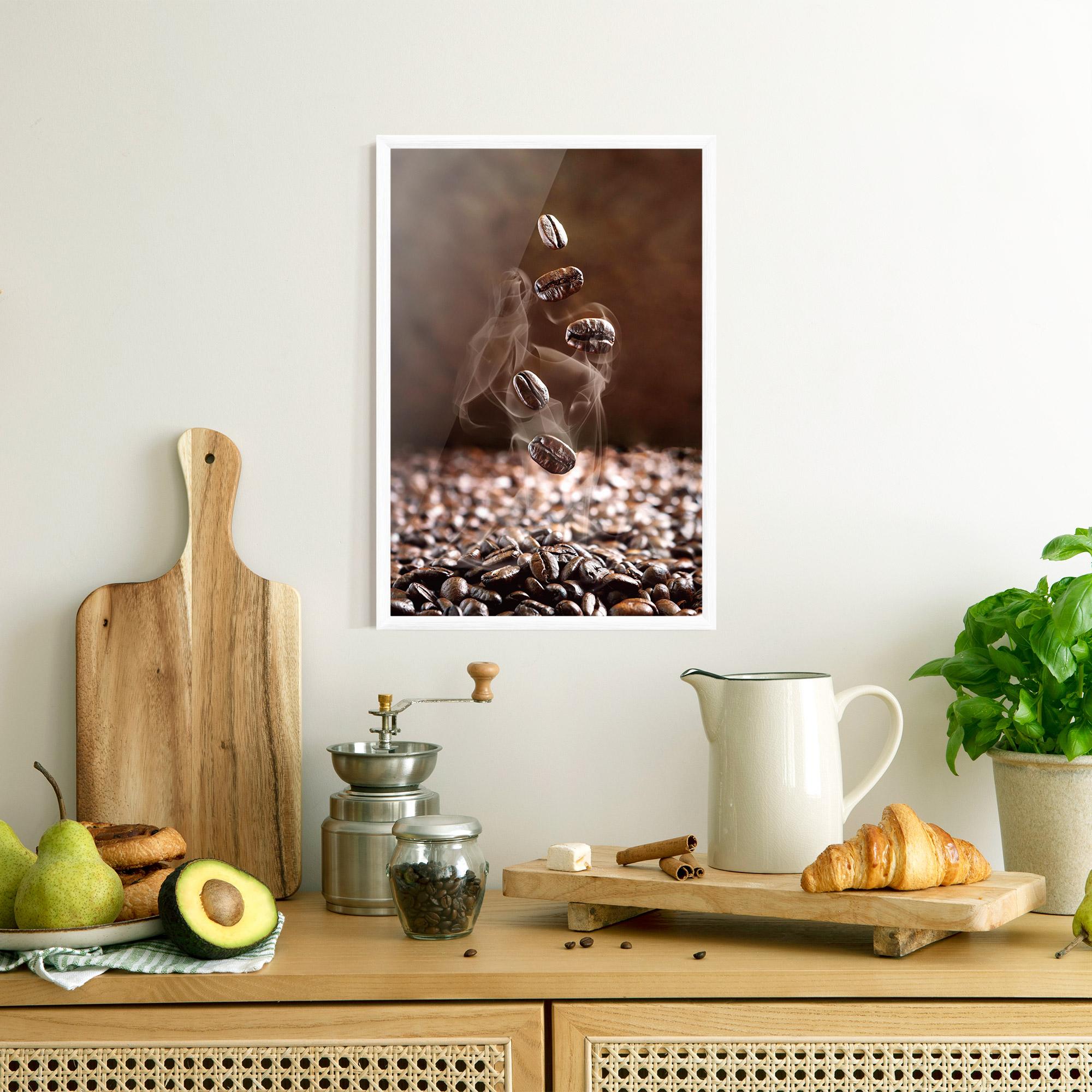 Keretezett Poszter Close Up Falling Beans mockup 8