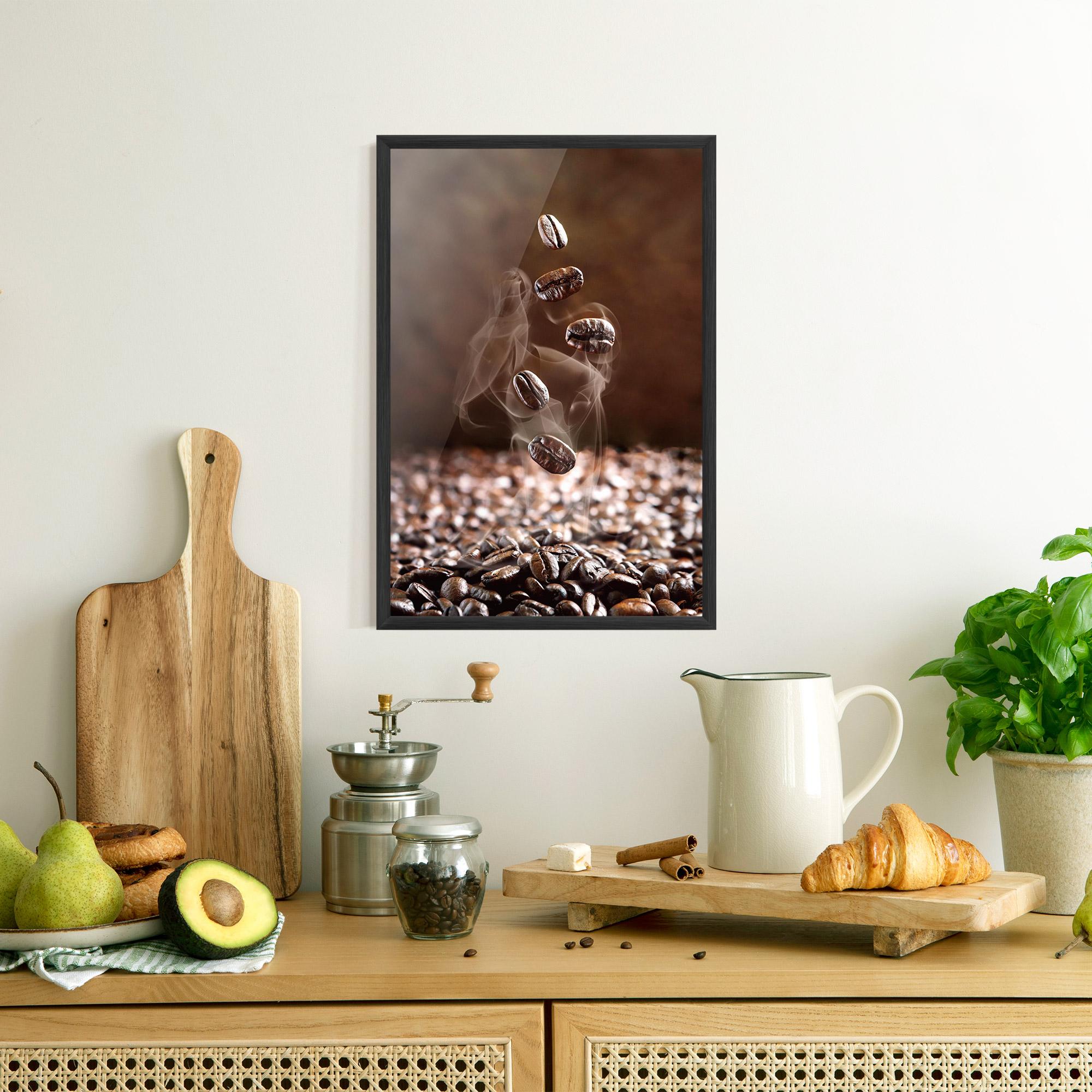 Keretezett Poszter Close Up Falling Beans mockup 8