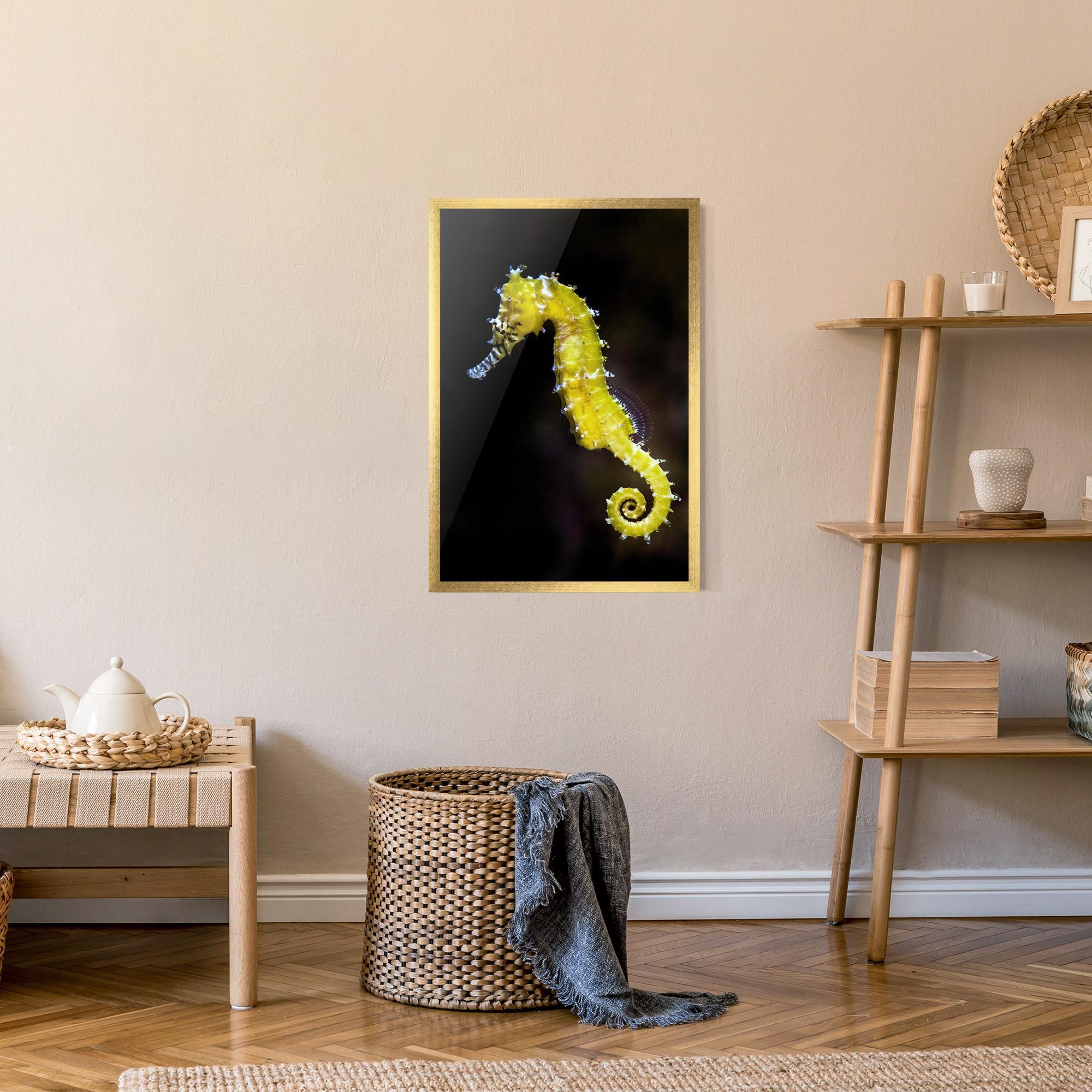 Keretezett Poszter Yellow Seahorse mockup 9