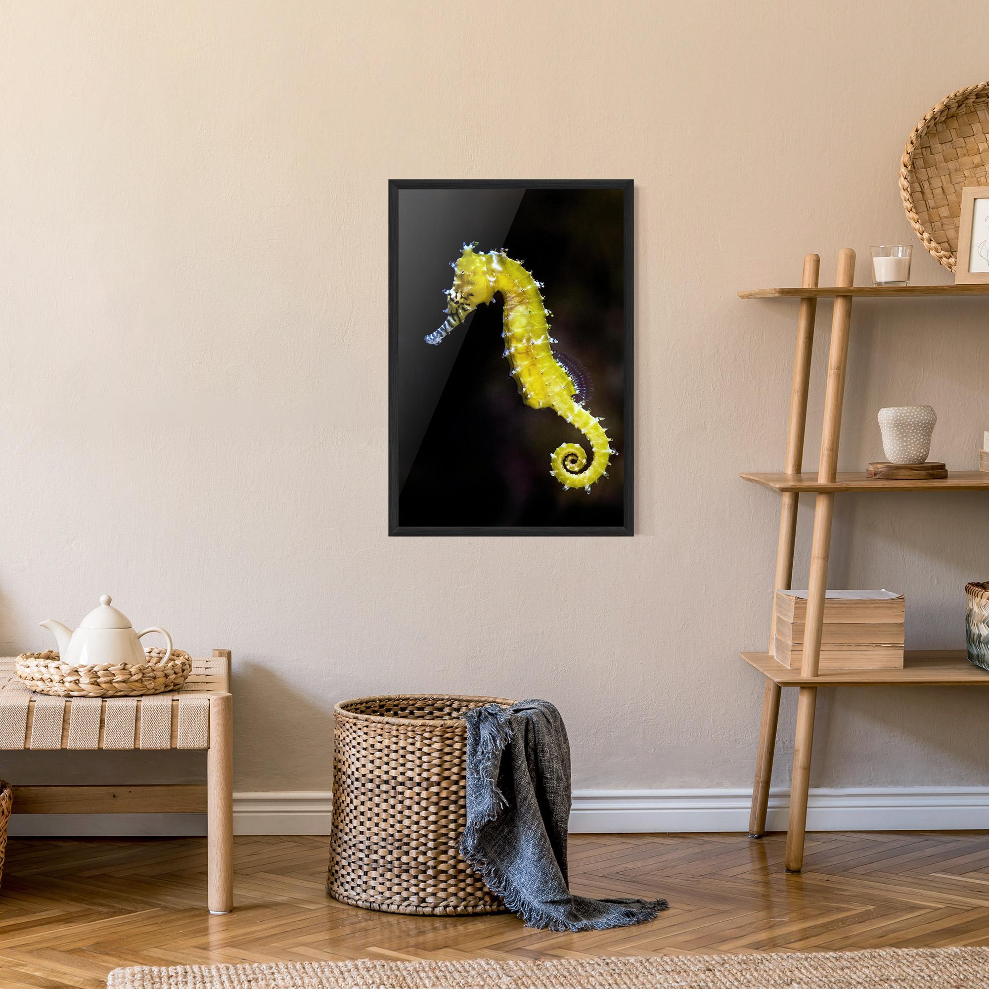 Keretezett Poszter Yellow Seahorse mockup 9