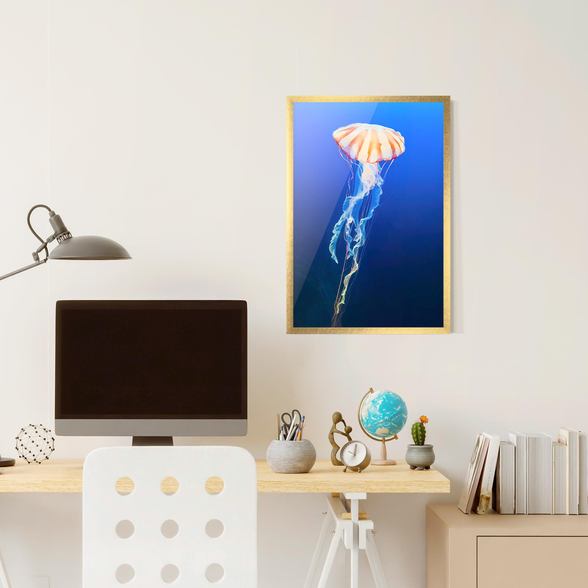 Keretezett Poszter Cream Jellyfish mockup 6