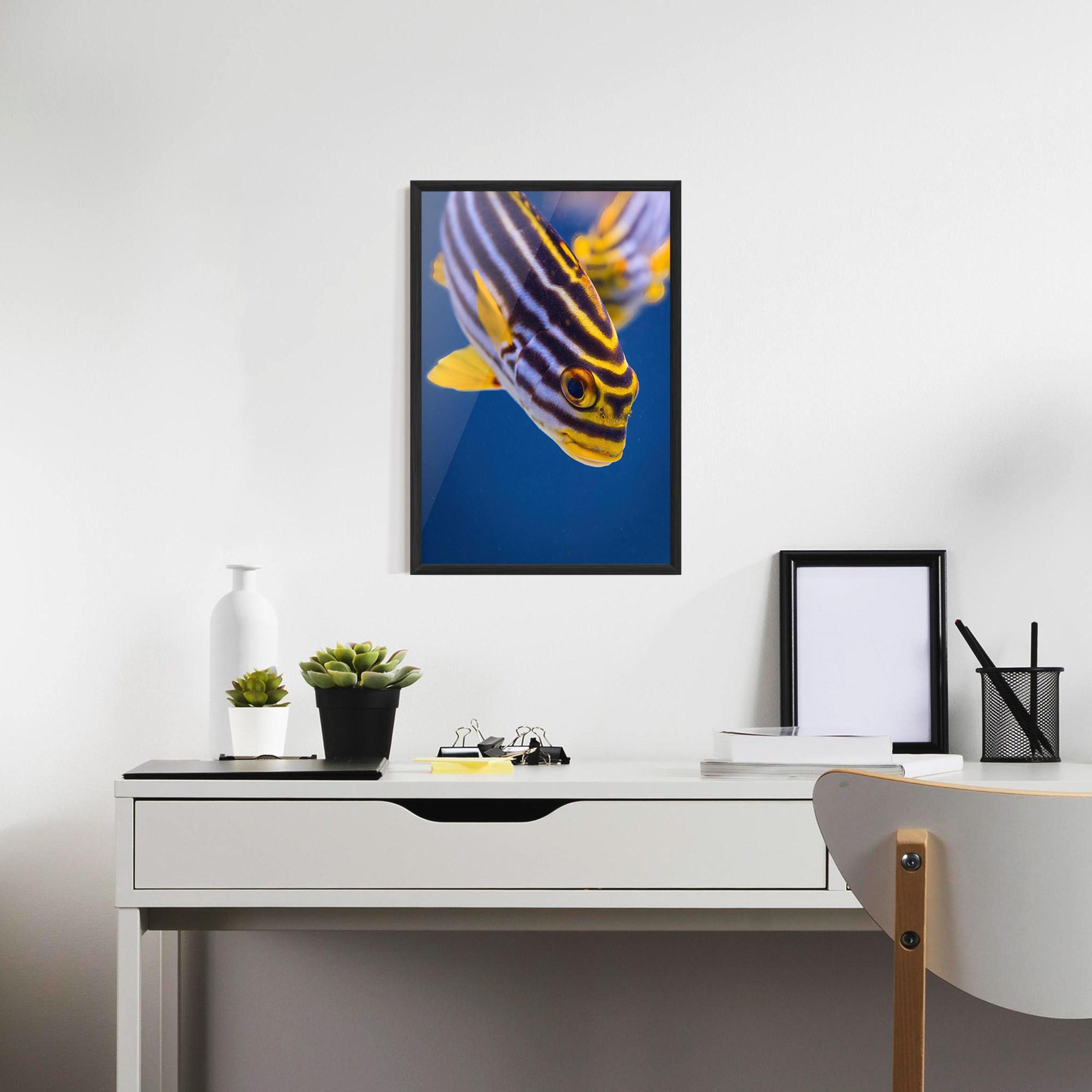 Keretezett Poszter Purple Yellow Fish mockup 7