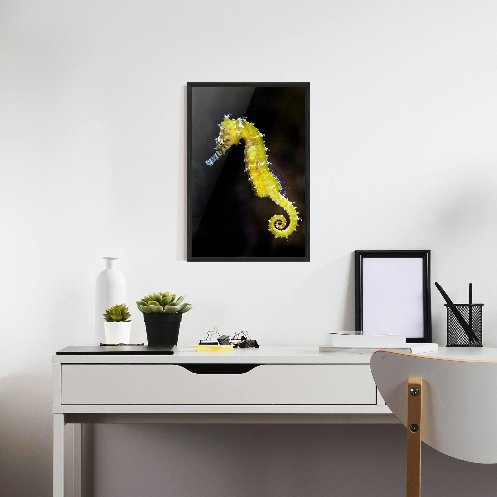 Keretezett Poszter Yellow Seahorse mockup 7