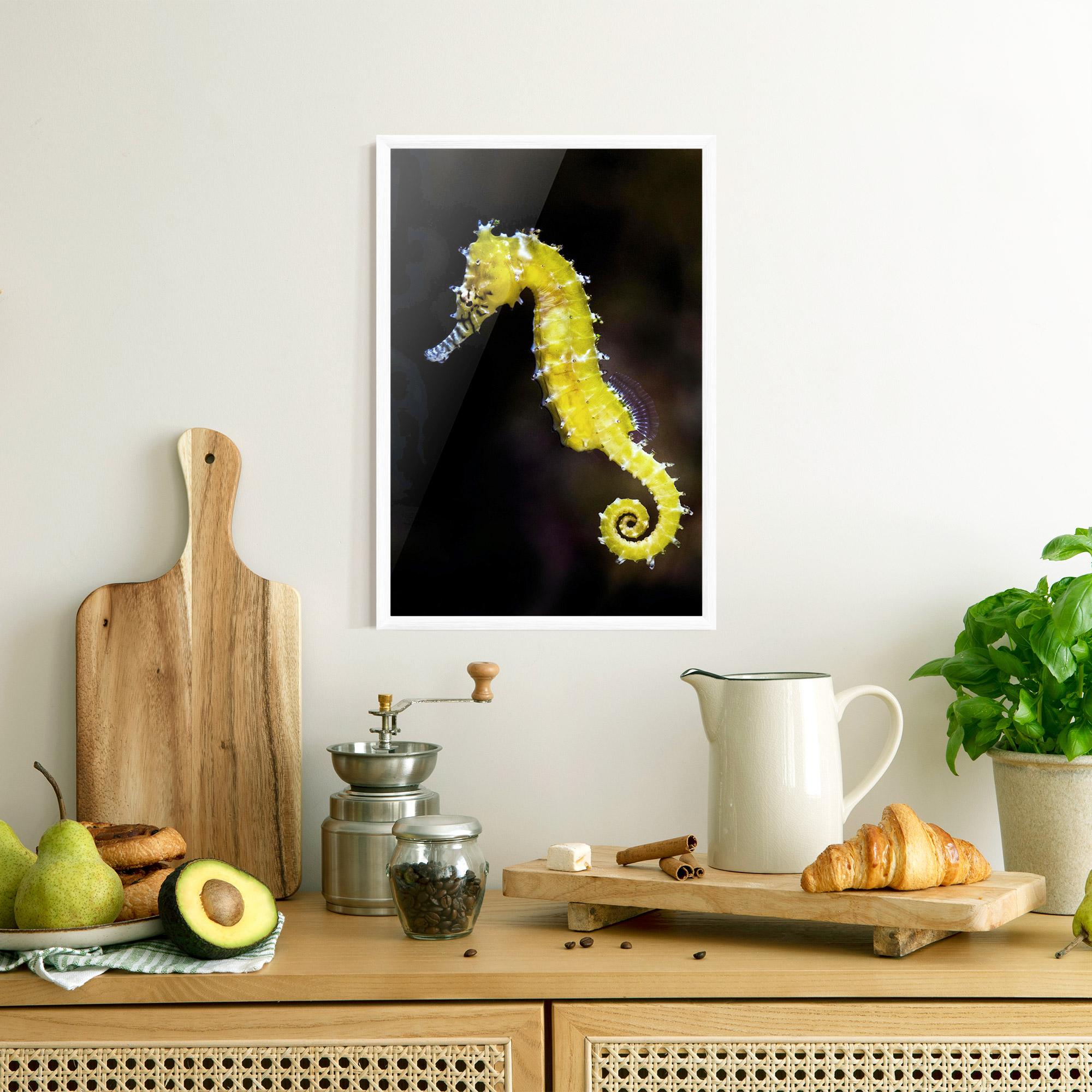Keretezett Poszter Yellow Seahorse mockup 8