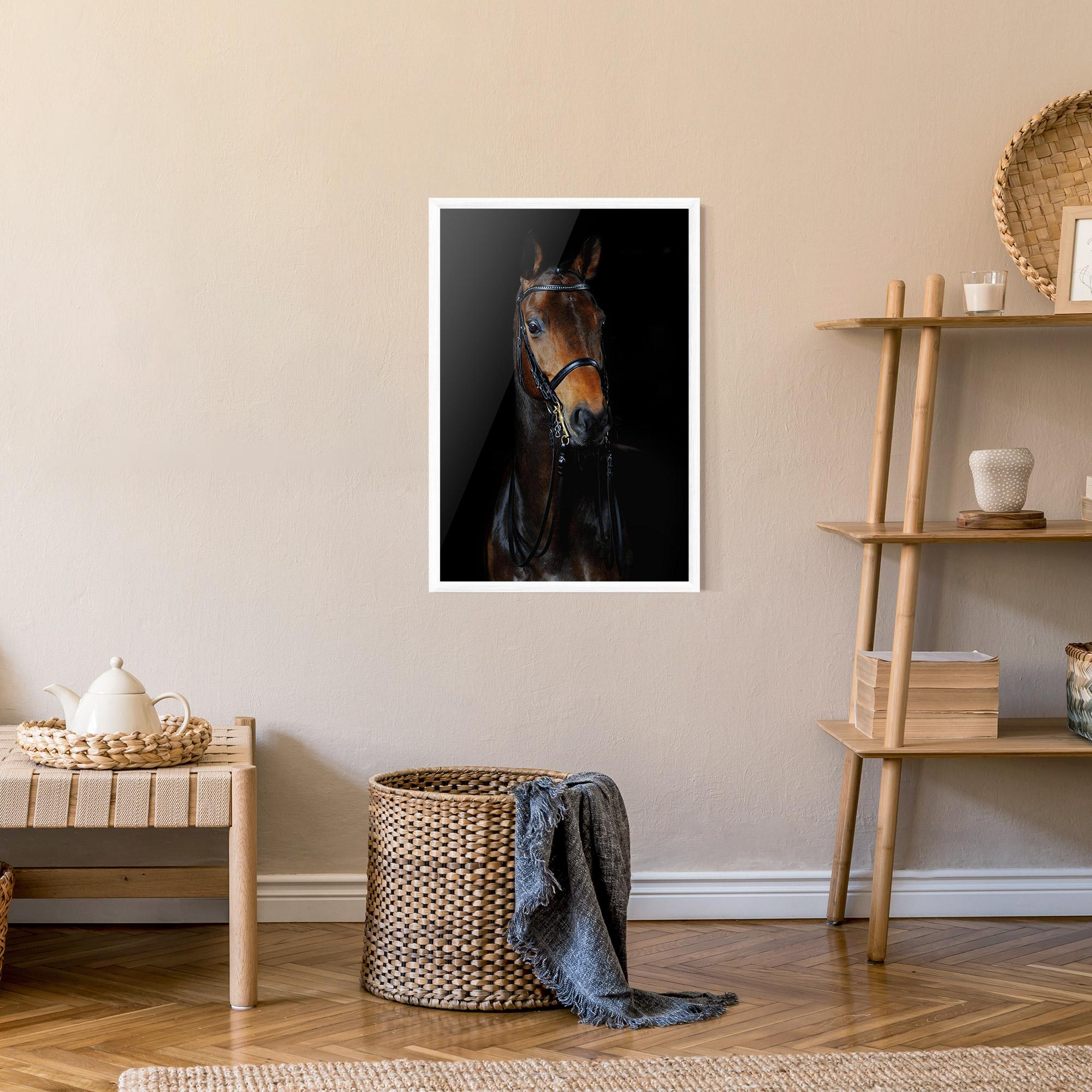 Keretezett Poszter Brown Horse On Black mockup 9