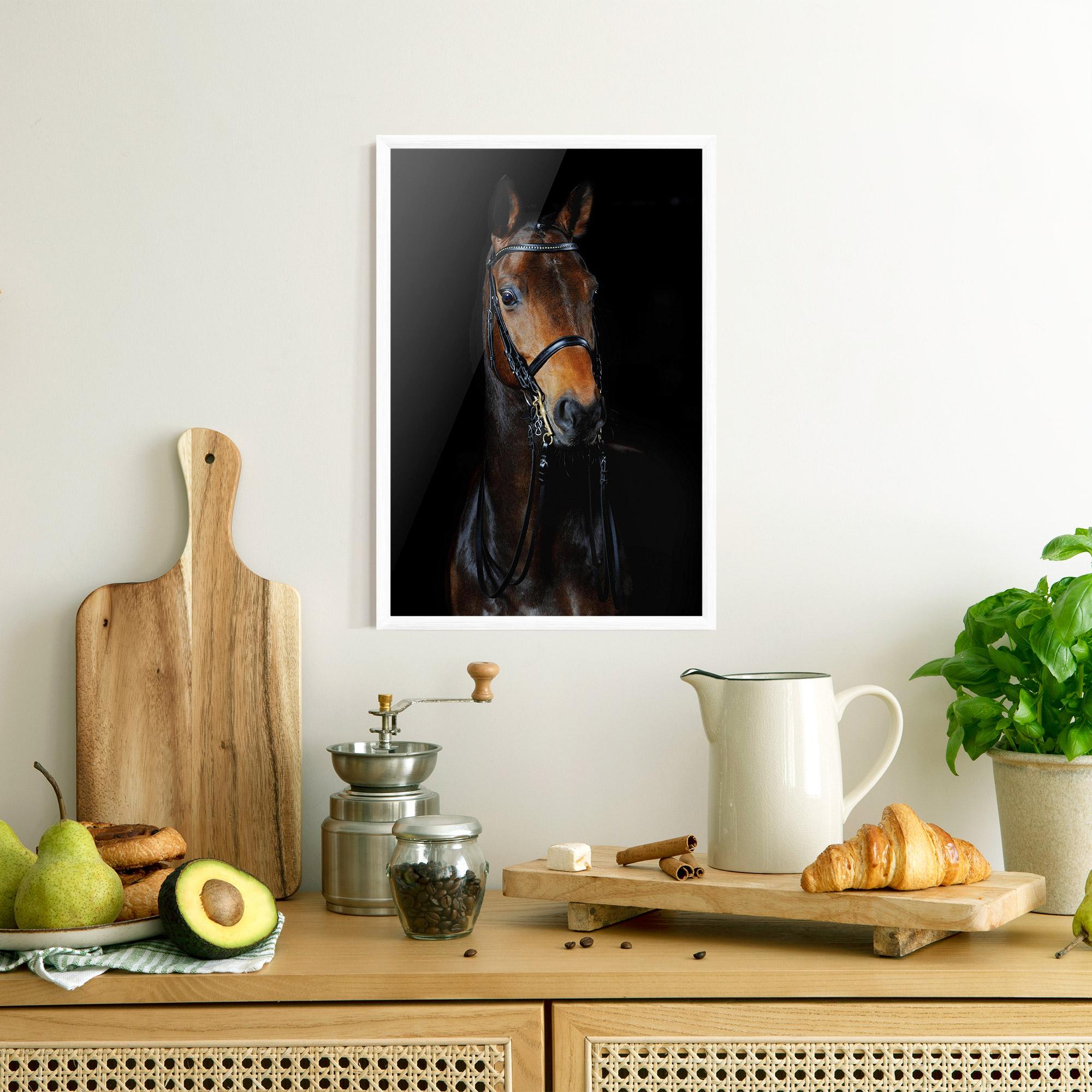 Keretezett Poszter Brown Horse On Black mockup 8