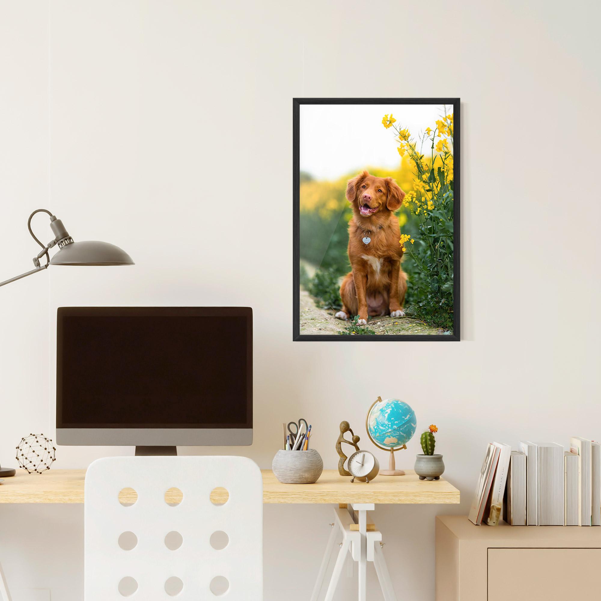 Keretezett Poszter Dog Yellow Flowers mockup 6