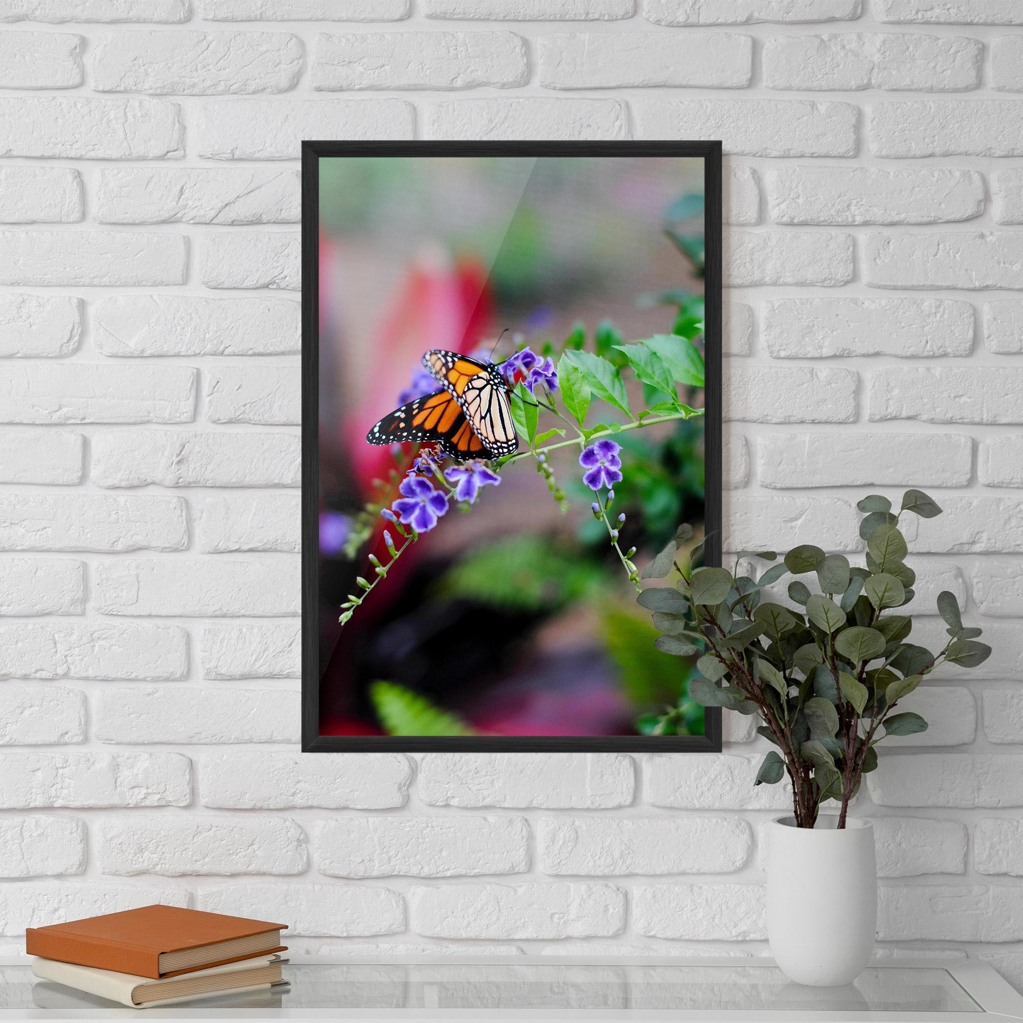 Keretezett Poszter Strong Orange Butterfly mockup 5