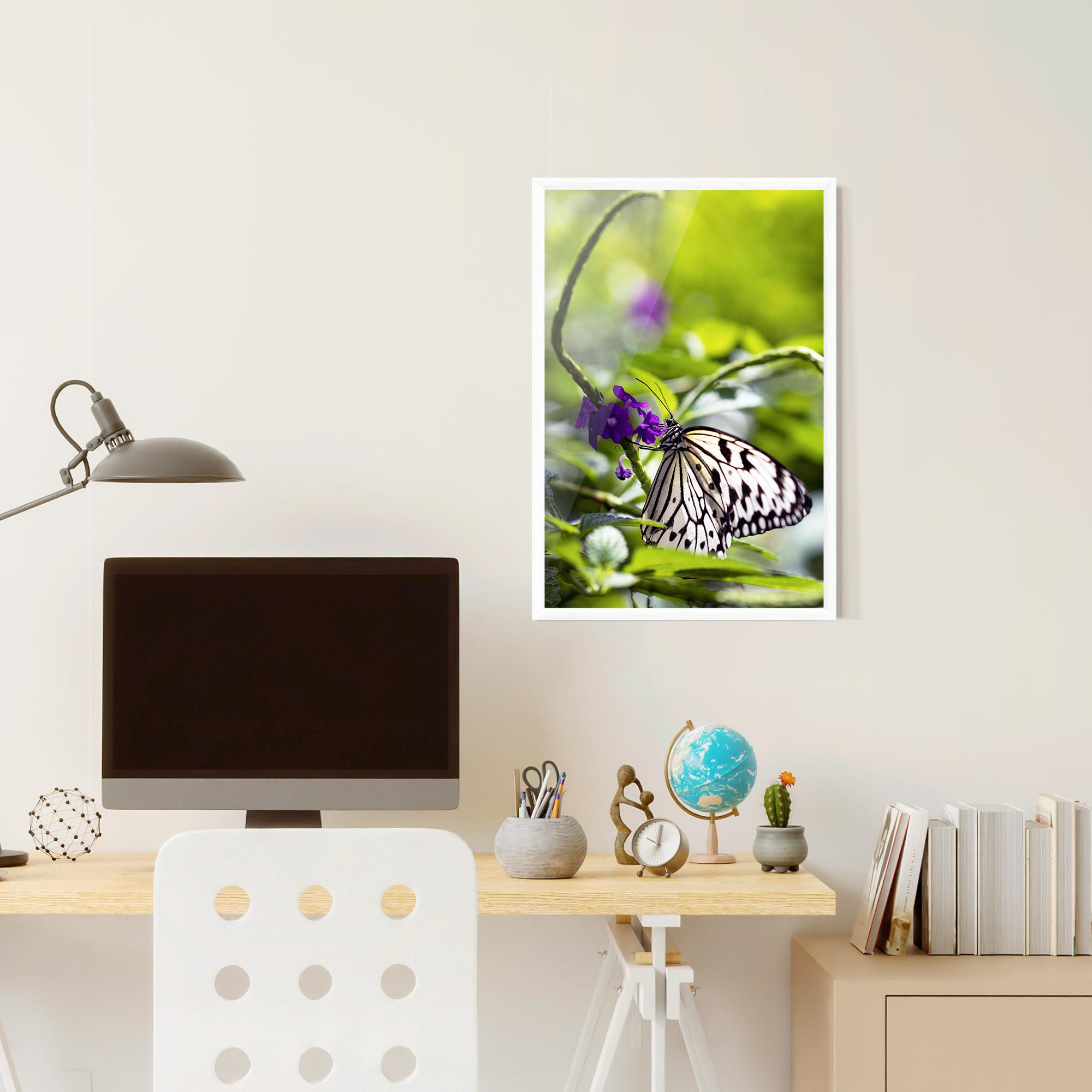 Keretezett Poszter White Black Butterfly mockup 6