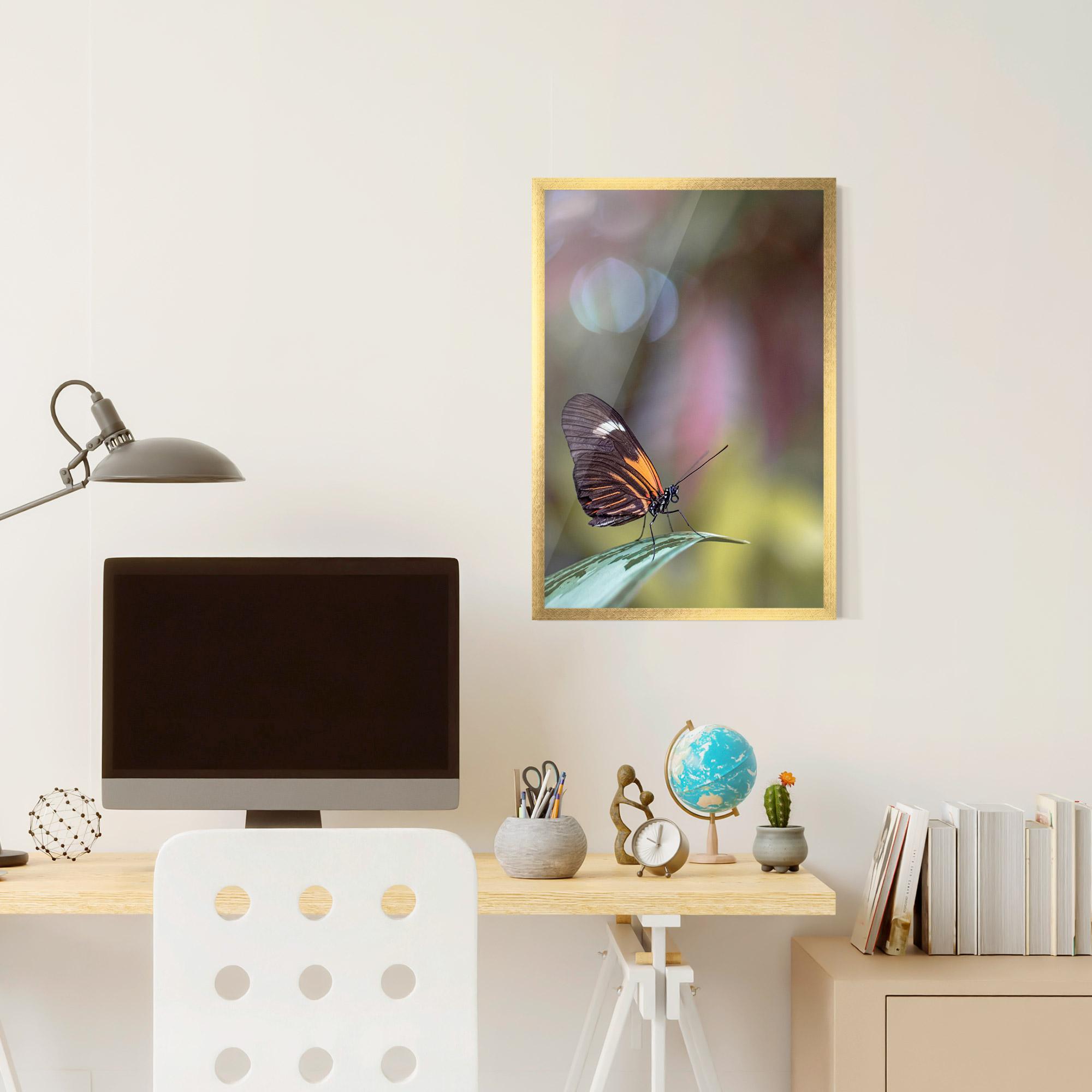 Keretezett Poszter Dark Purple Butterfly mockup 6