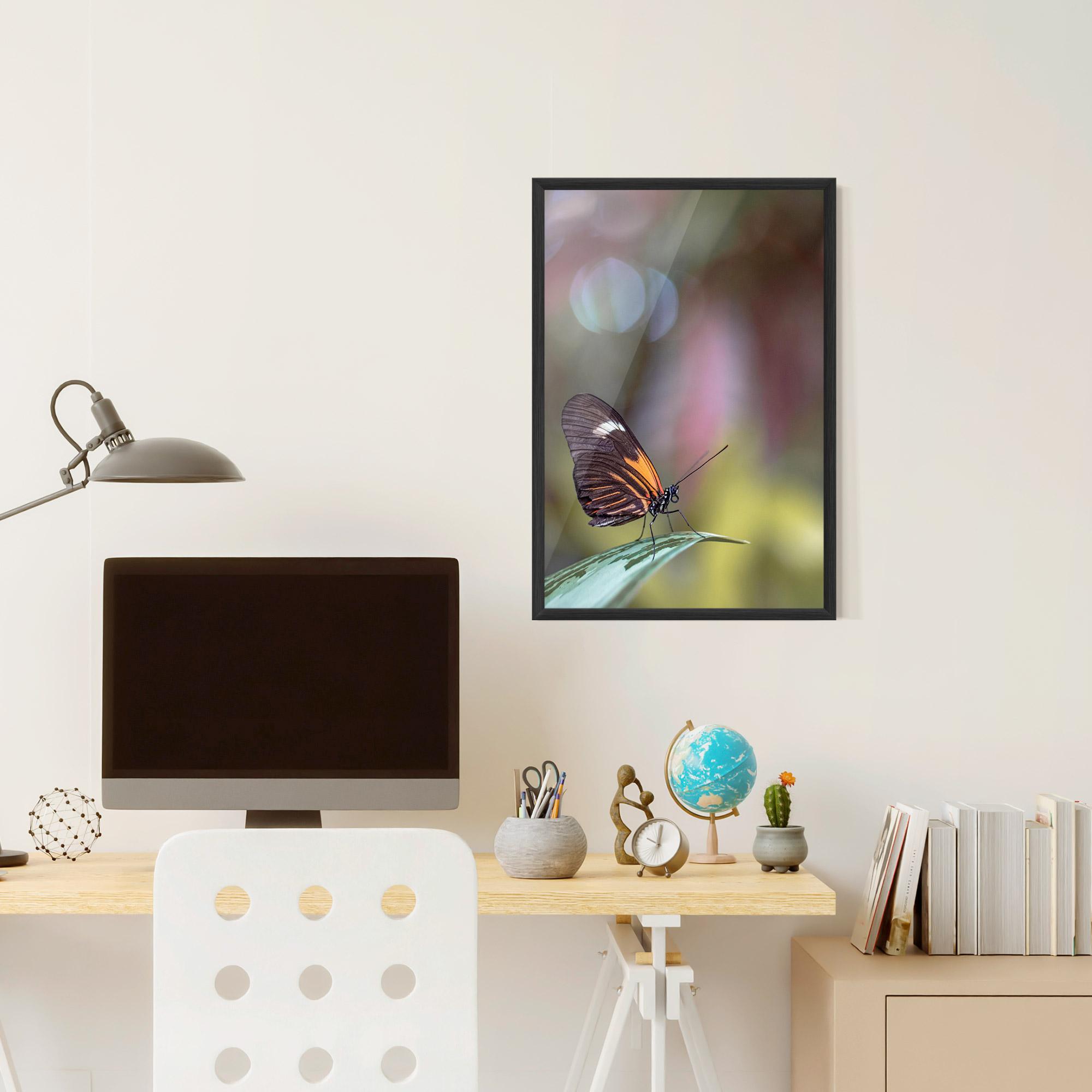 Keretezett Poszter Dark Purple Butterfly mockup 6