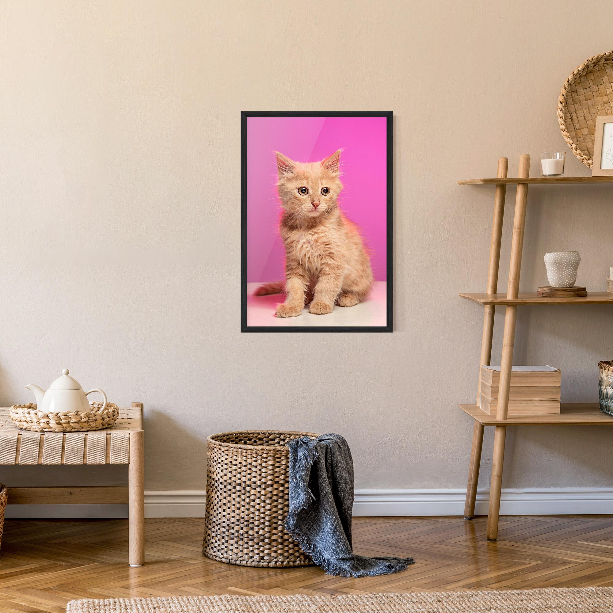 Keretezett Poszter Orange Cat On Pink mockup 9