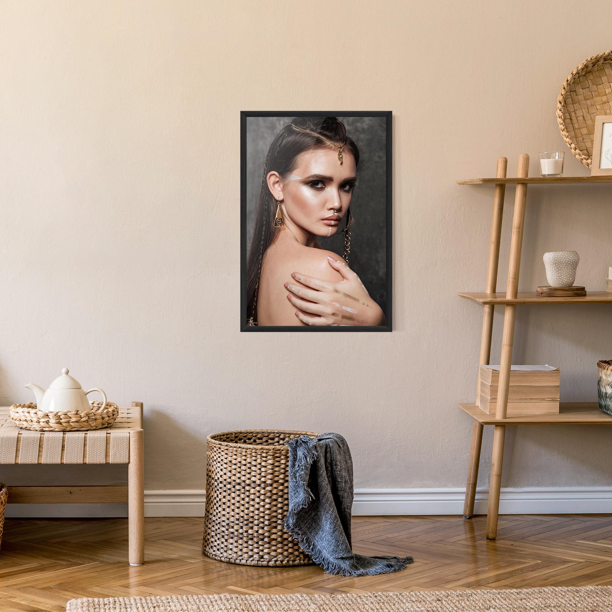 Keretezett Poszter Gold Triangle Earring mockup 9