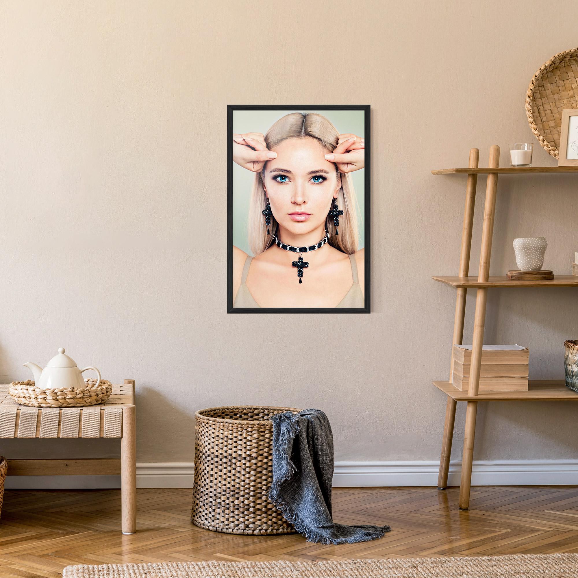 Keretezett Poszter Matchy Earrings Necklaces mockup 9