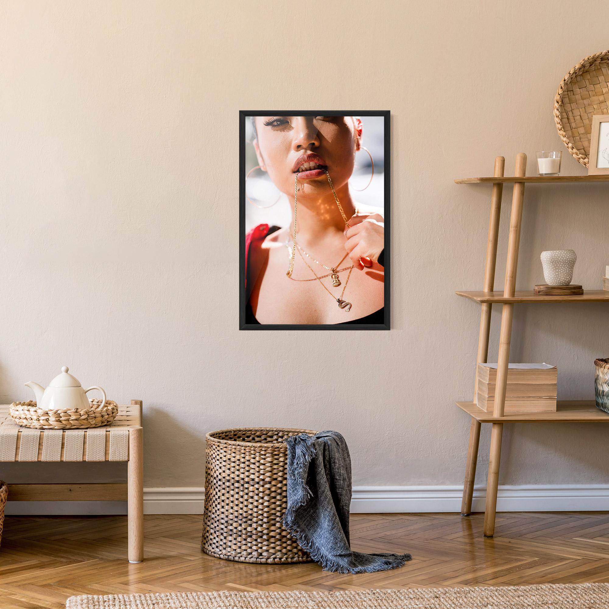 Keretezett Poszter S Gold Necklace mockup 9