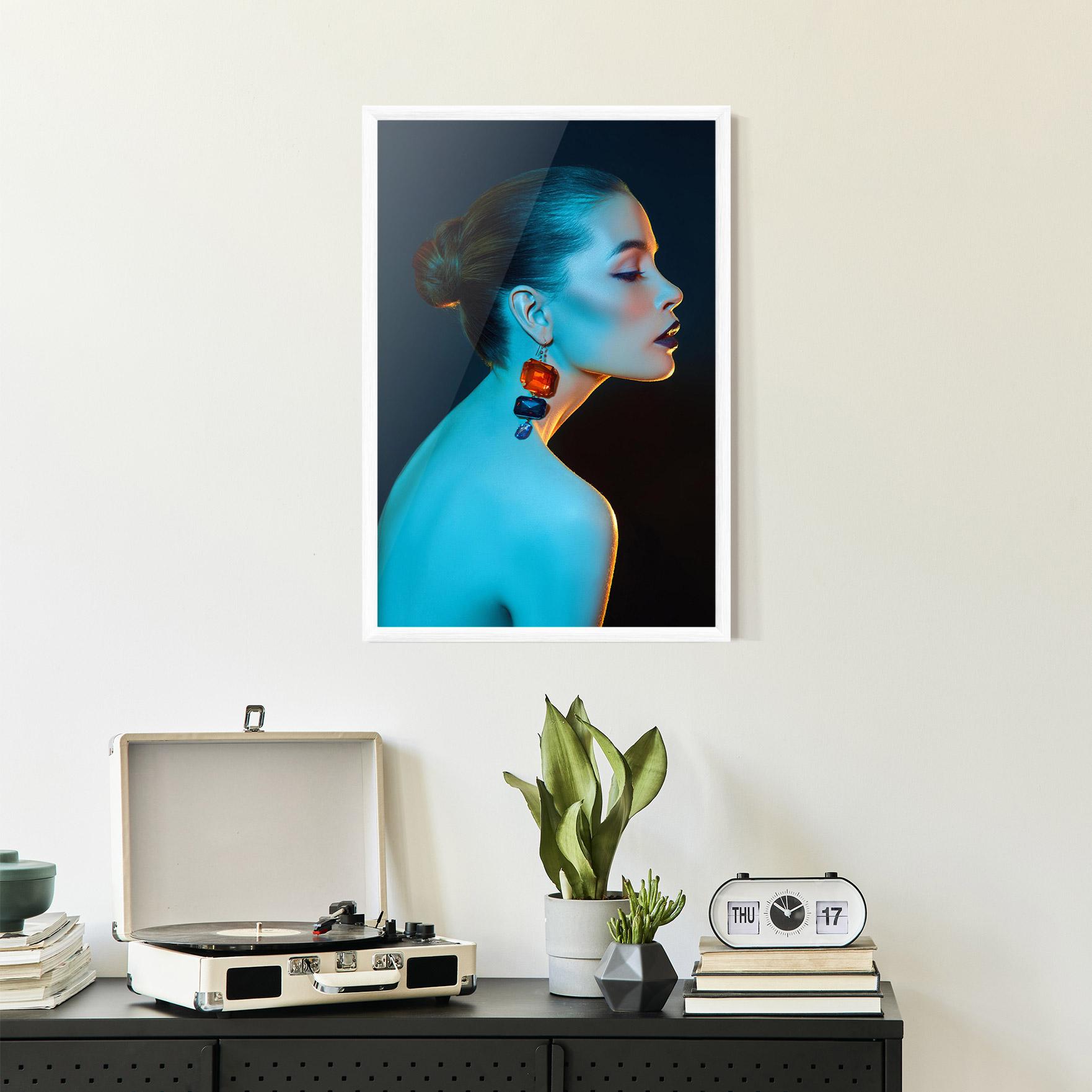 Keretezett Poszter Blue Light Earring mockup 2
