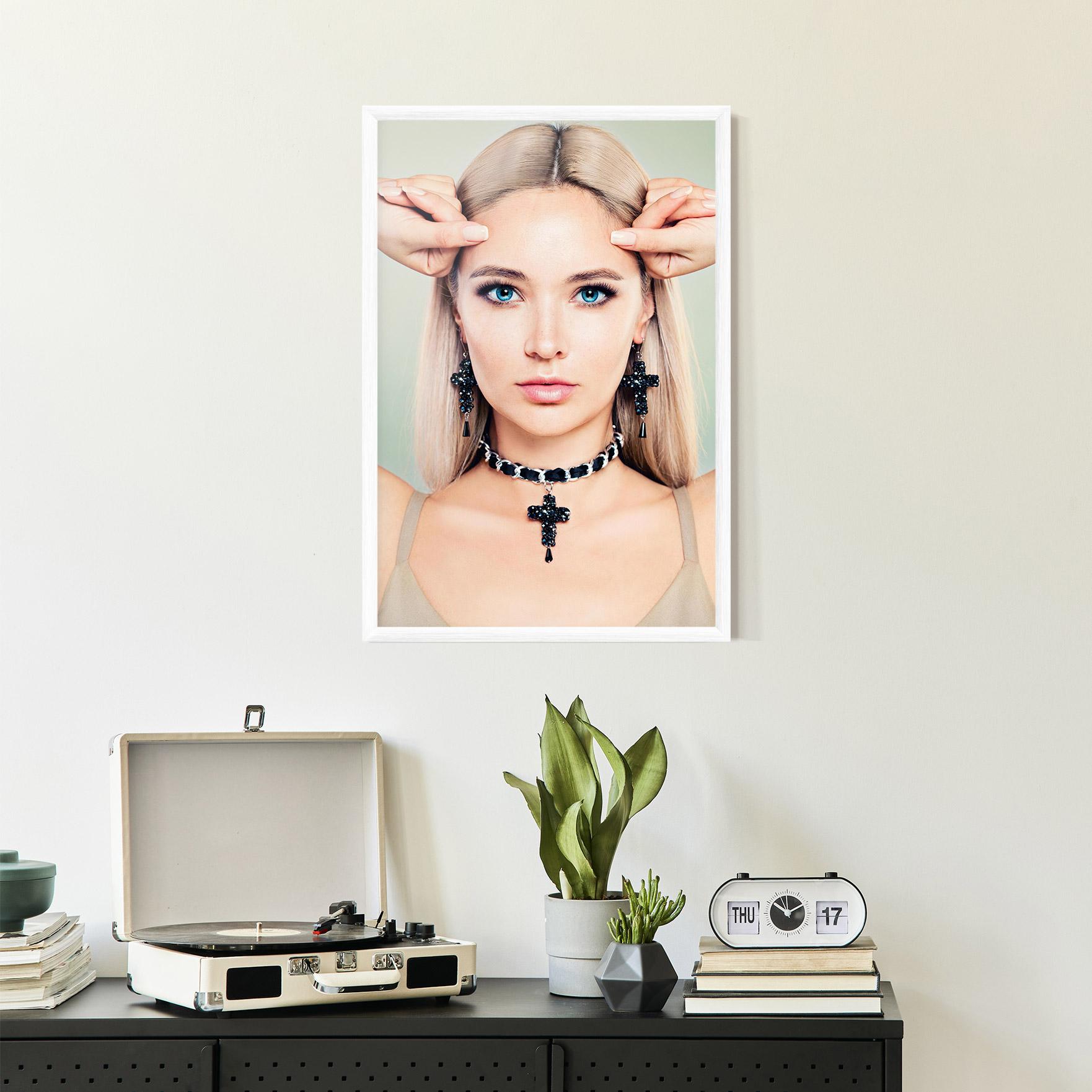 Keretezett Poszter Matchy Earrings Necklaces mockup 2