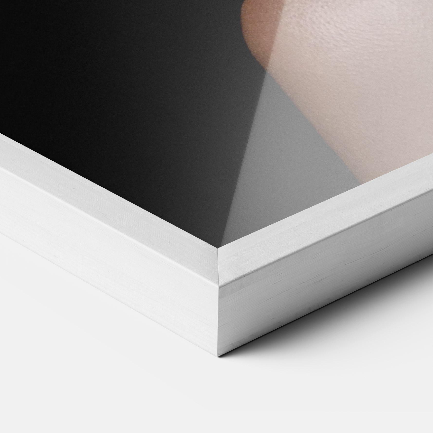 Keretezett Poszter Big Circle Earring mockup 3