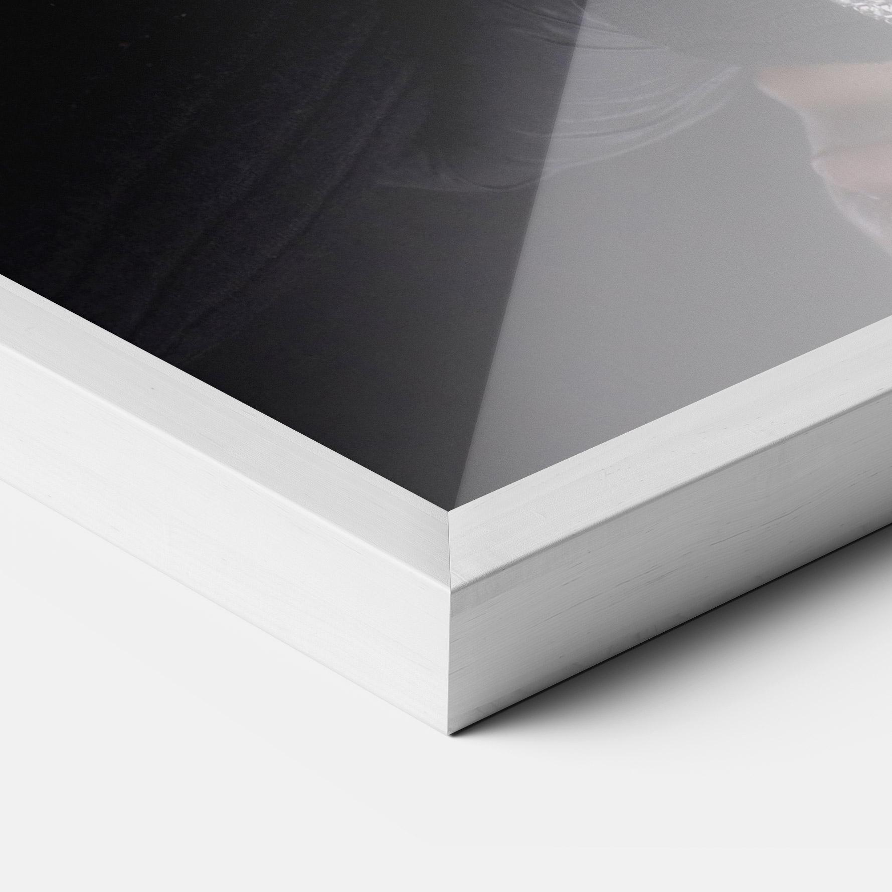 Keretezett Poszter Mirrored Bracelet mockup 3