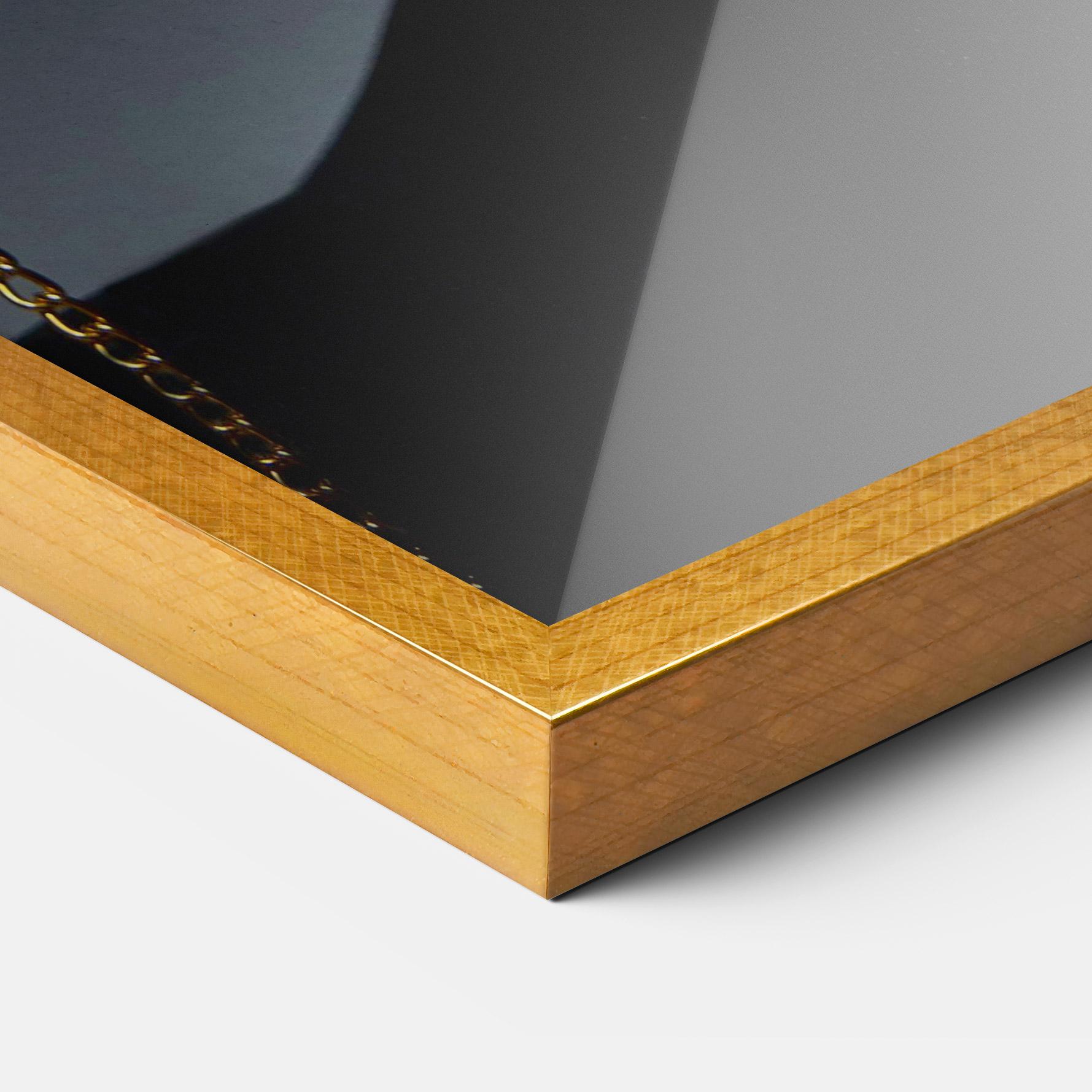 Keretezett Poszter Pretty Gold Chain mockup 3