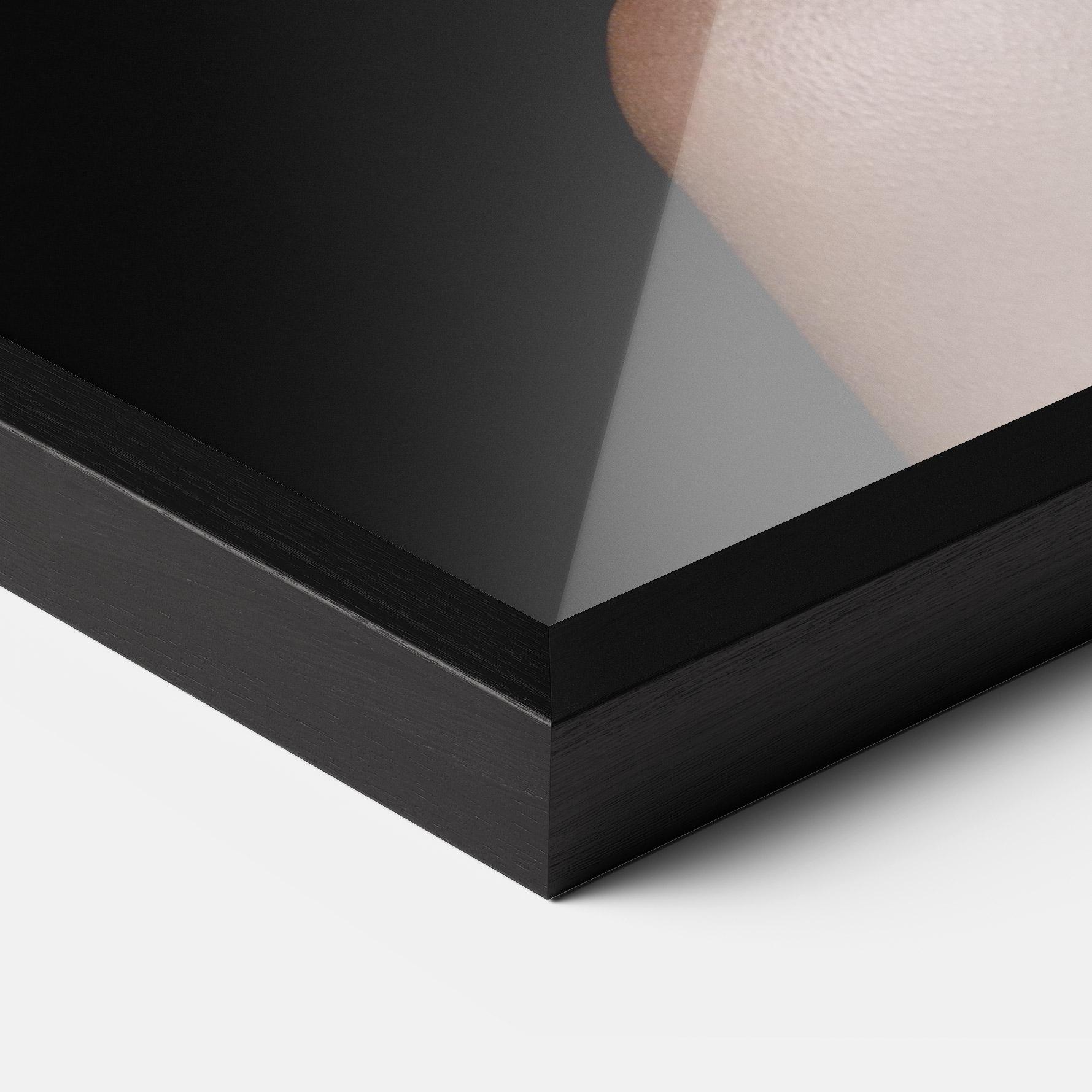 Keretezett Poszter Big Circle Earring mockup 3