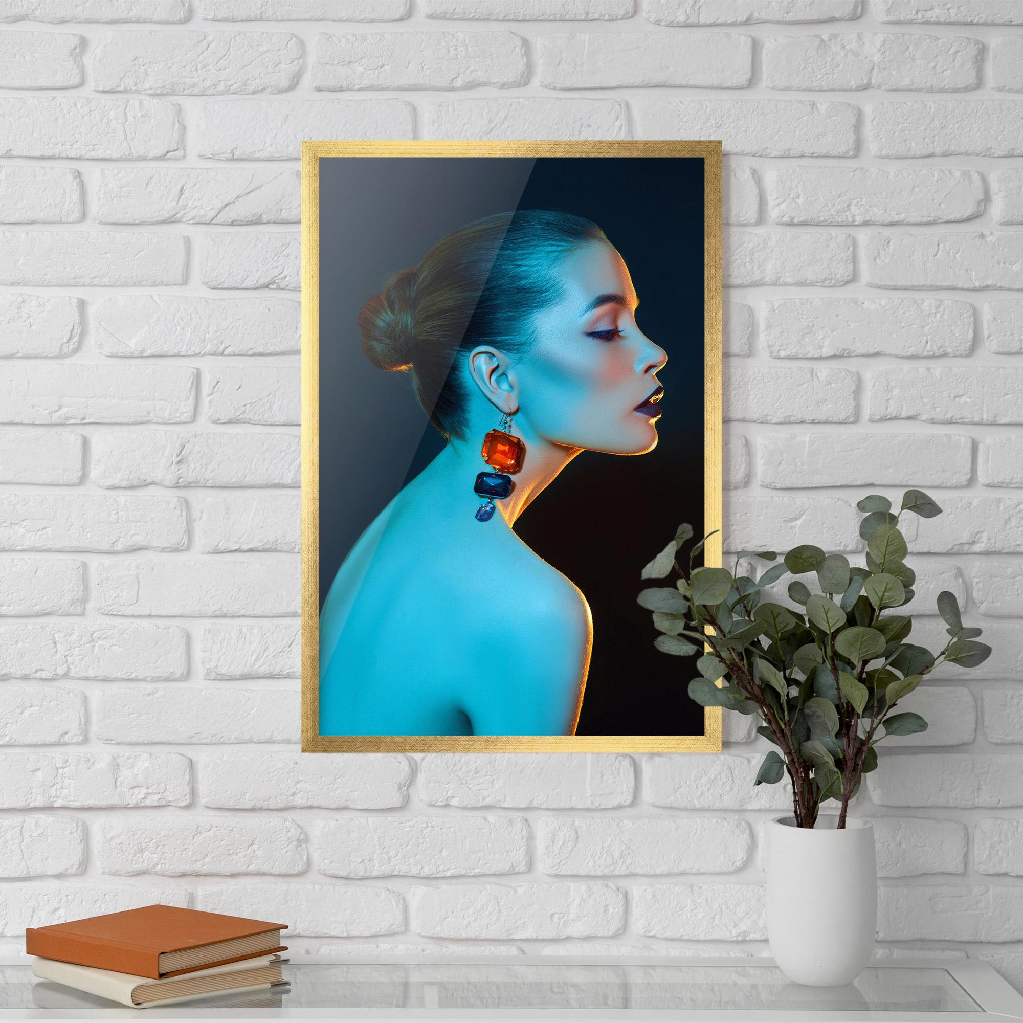 Keretezett Poszter Blue Light Earring mockup 5