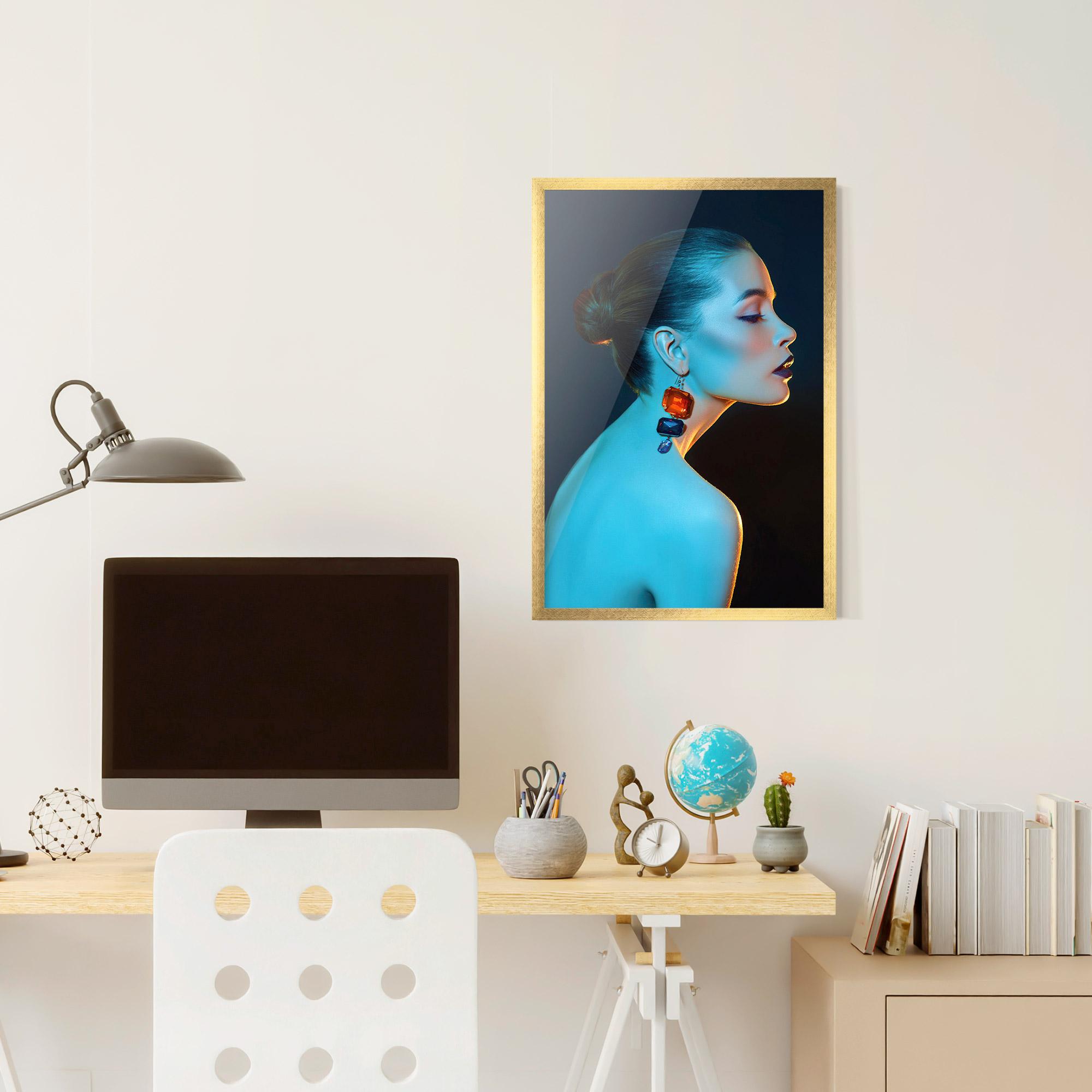 Keretezett Poszter Blue Light Earring mockup 6
