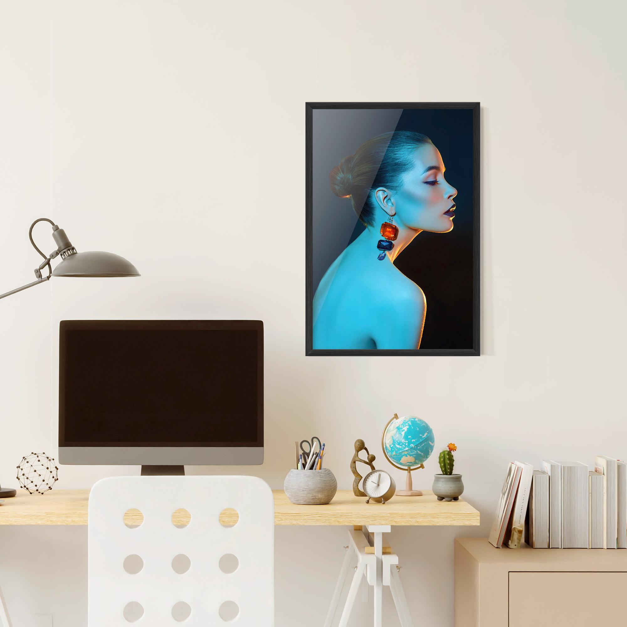 Keretezett Poszter Blue Light Earring mockup 6