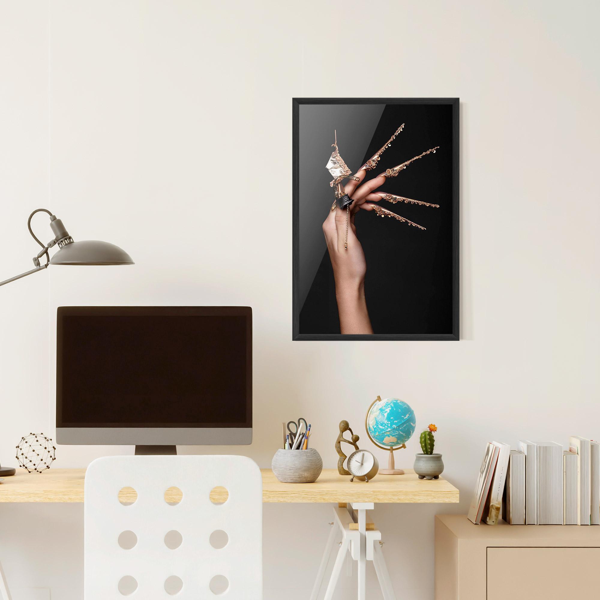 Keretezett Poszter Creative Design Nails mockup 6