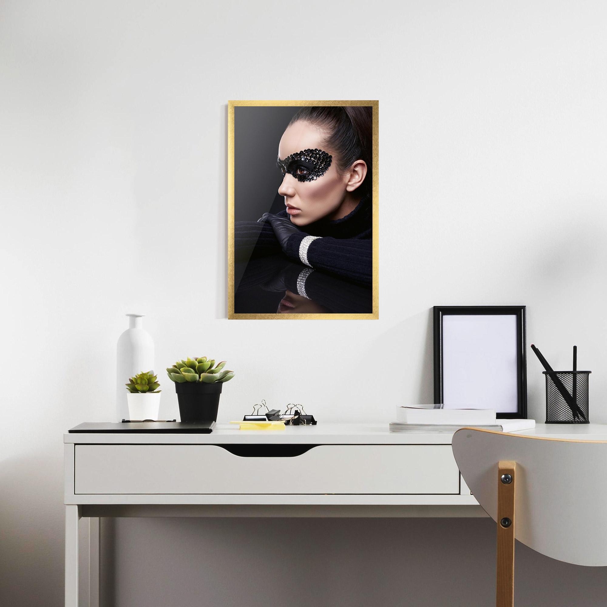 Keretezett Poszter Mirrored Bracelet mockup 7