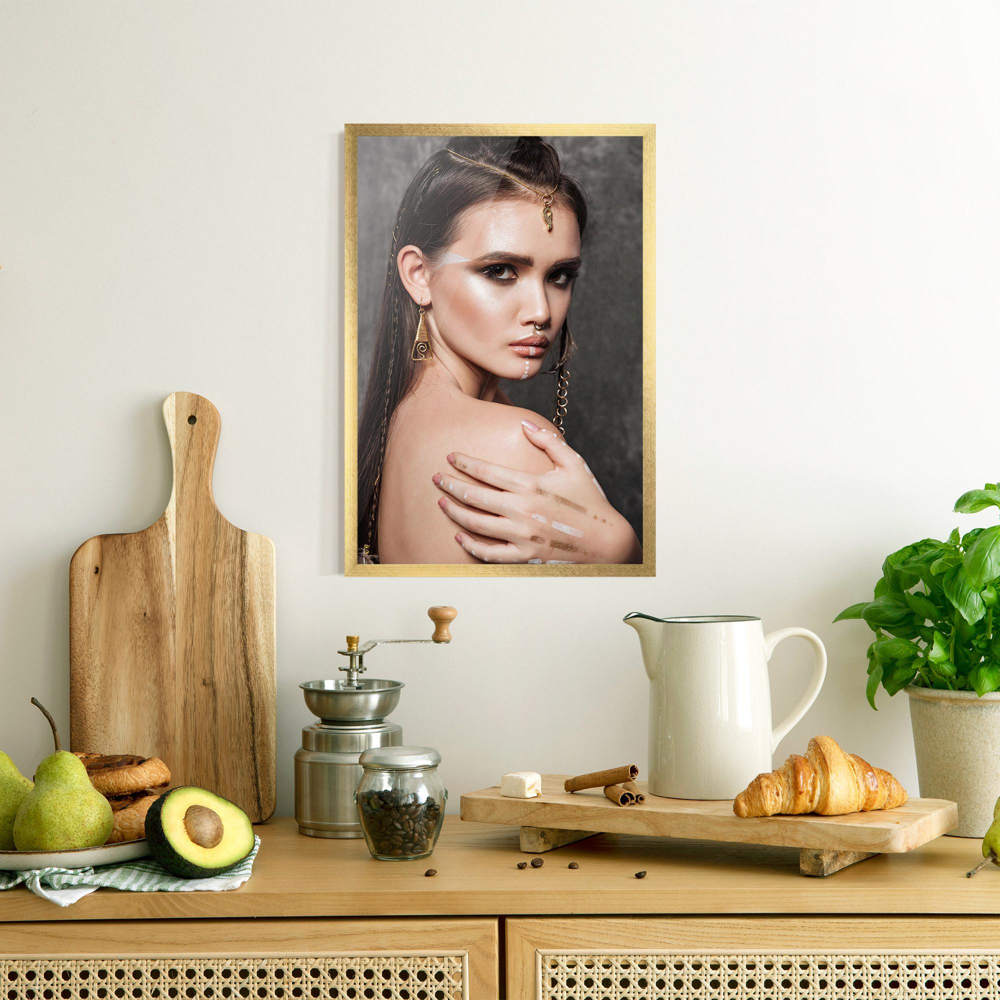 Keretezett Poszter Gold Triangle Earring mockup 8