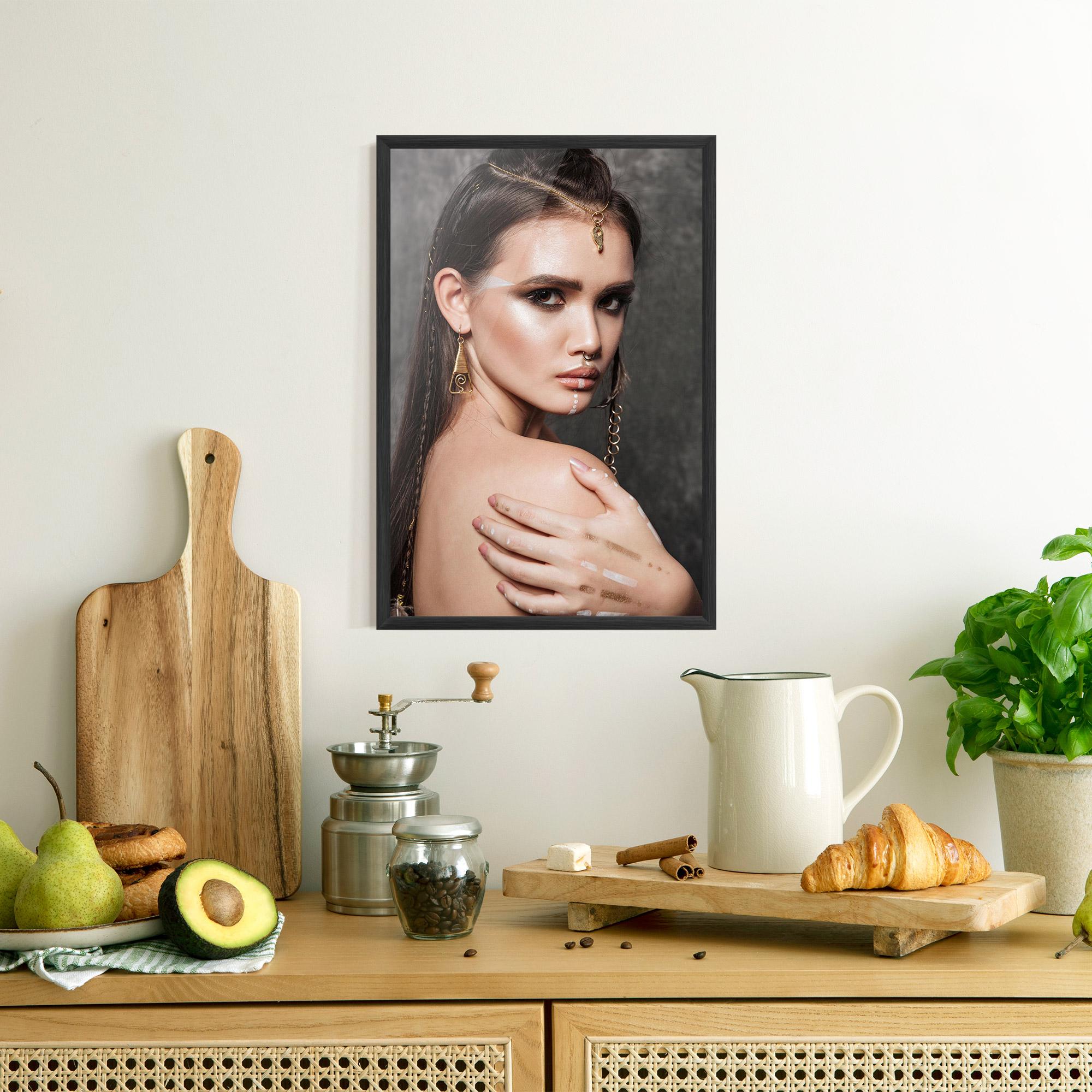 Keretezett Poszter Gold Triangle Earring mockup 8