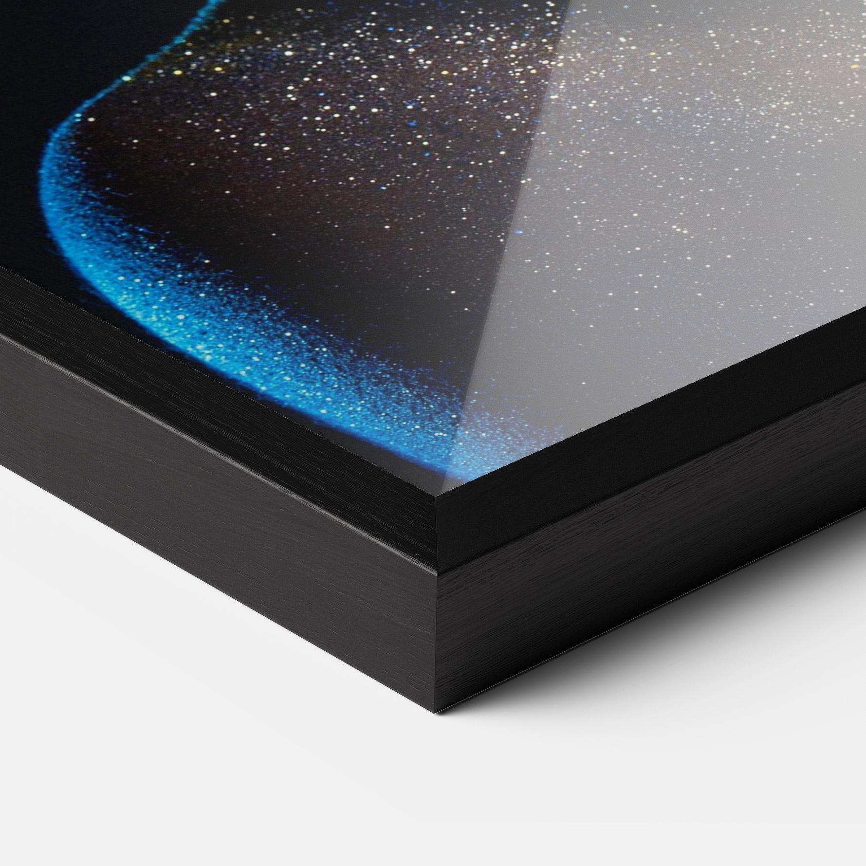 Keretezett Poszter Blue Hair Hands mockup 3