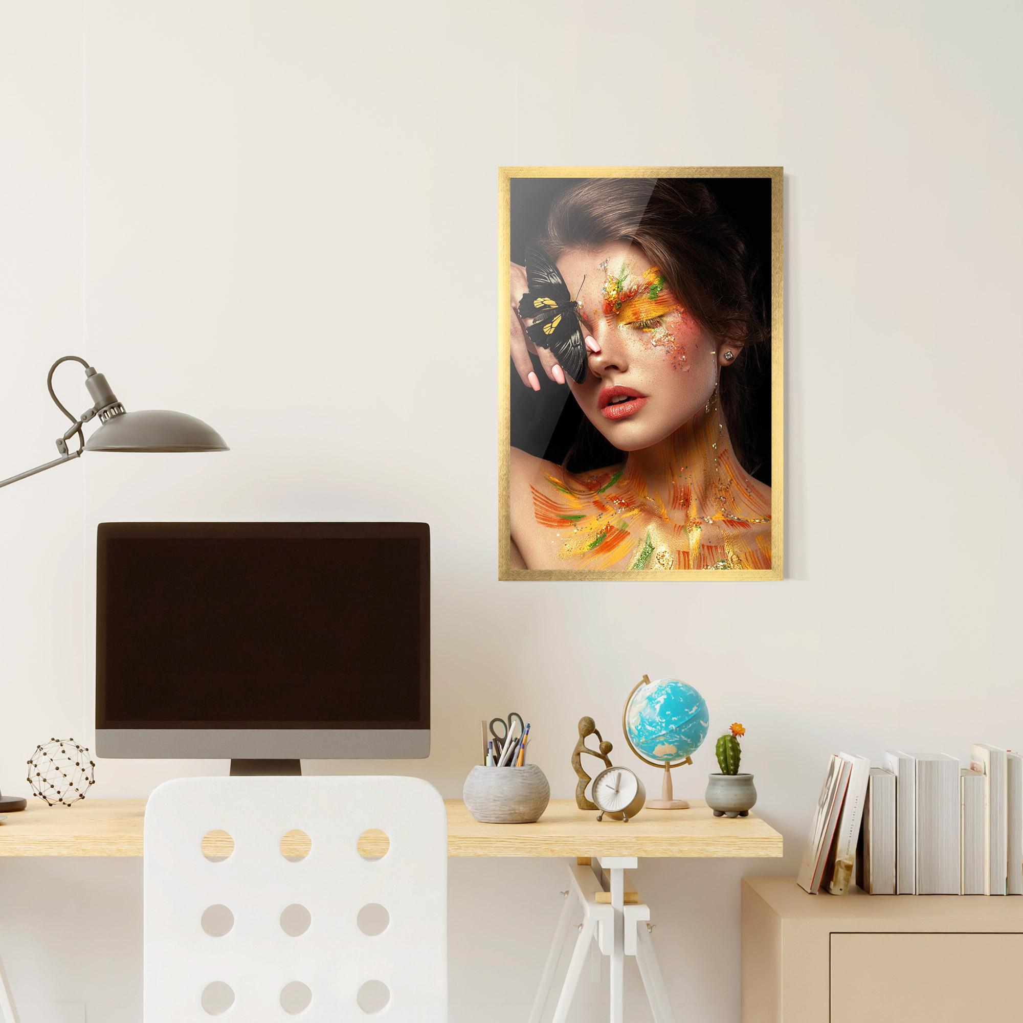 Keretezett Poszter Butterflu Makeup mockup 6