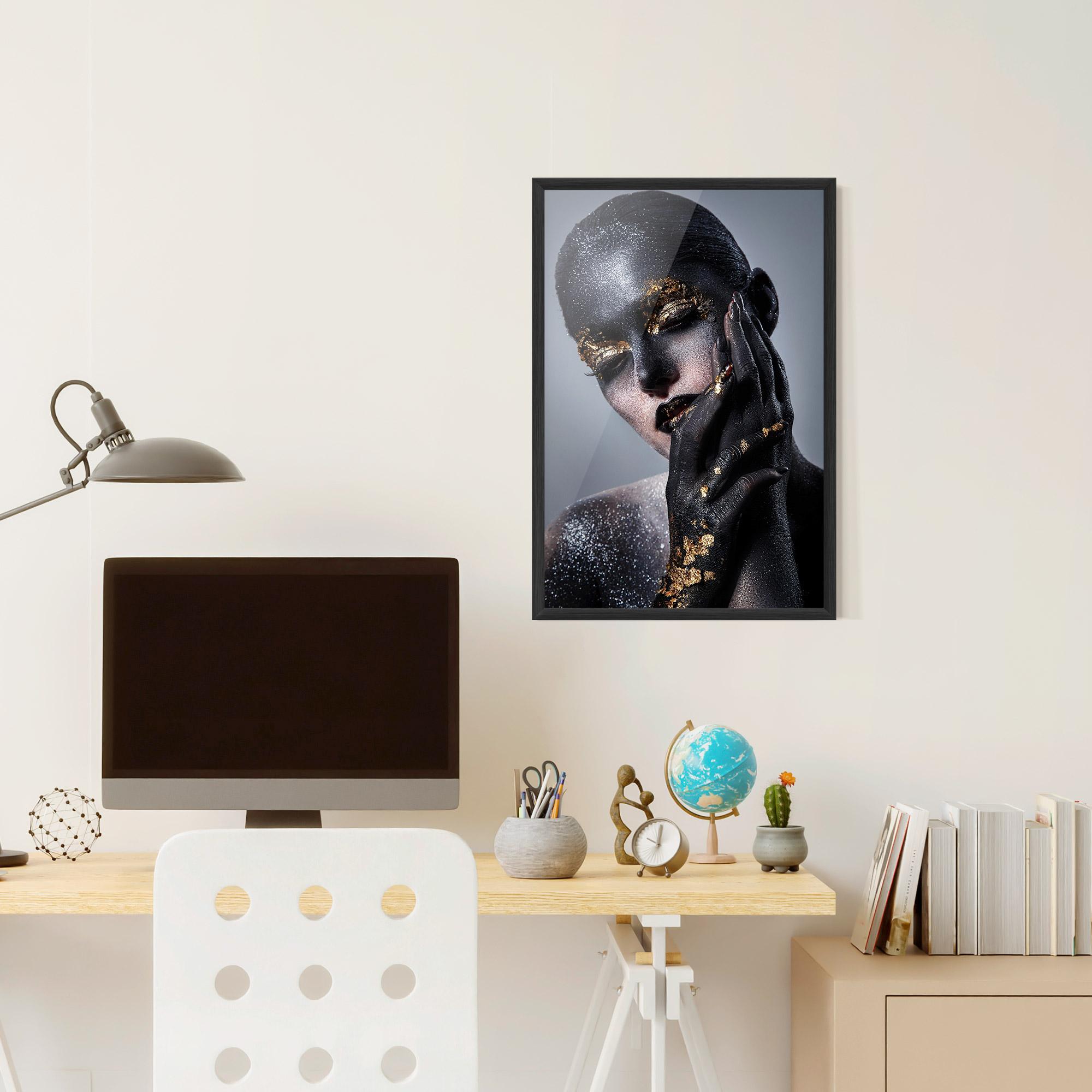 Keretezett Poszter Black Artistic Makeup mockup 6