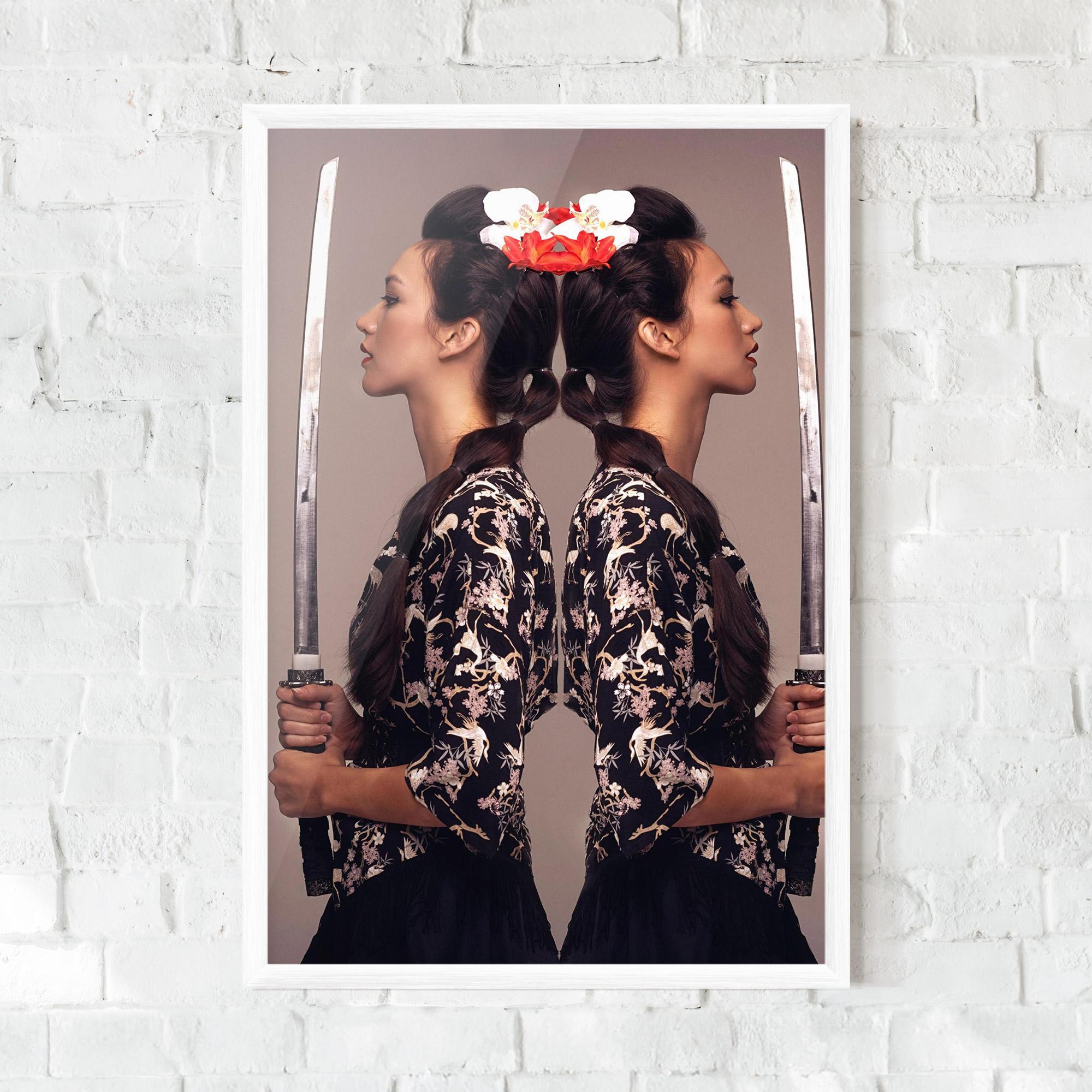 Keretezett Poszter Warrior Mirrored Woman mockup 0